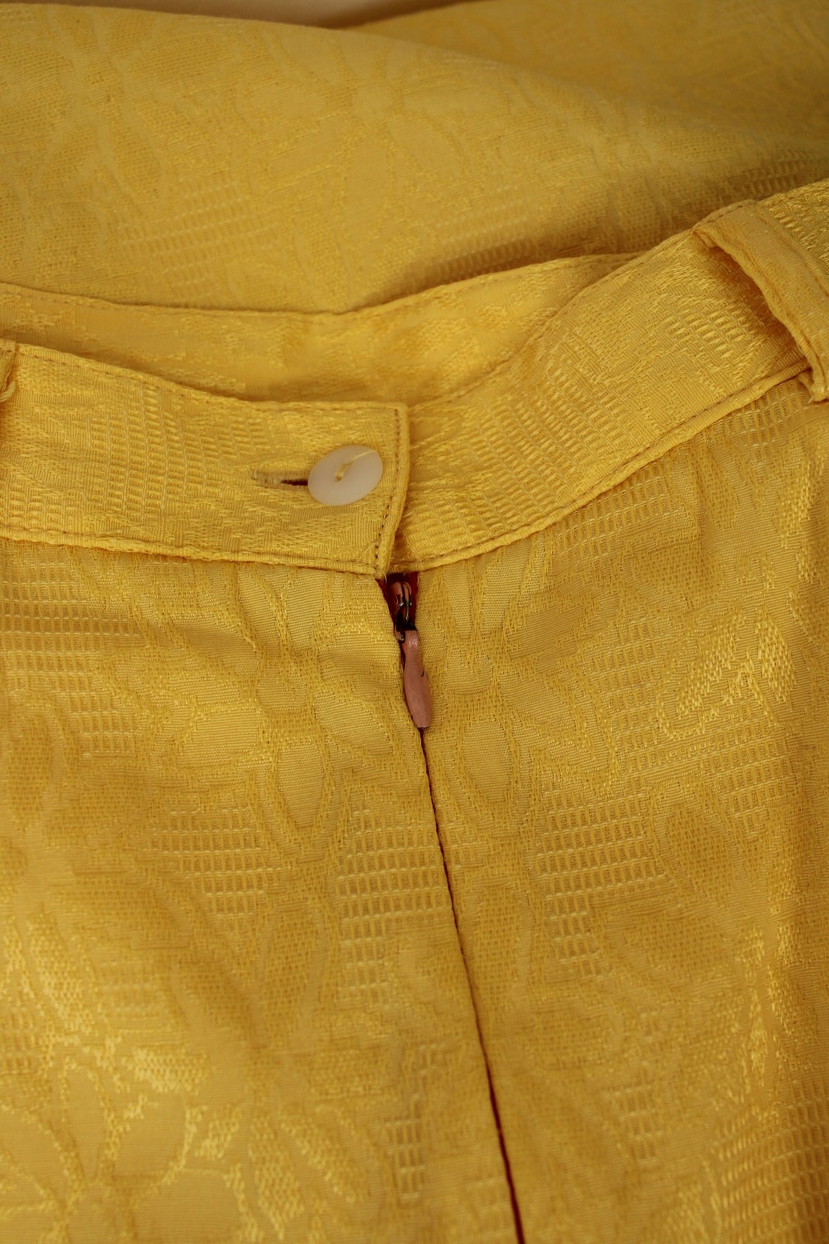 🌸🍒 Ensemble jupe + blouse vintage années 80 tissu texturé jacquard fleuri jaune - Taille 38/40🍒🌸