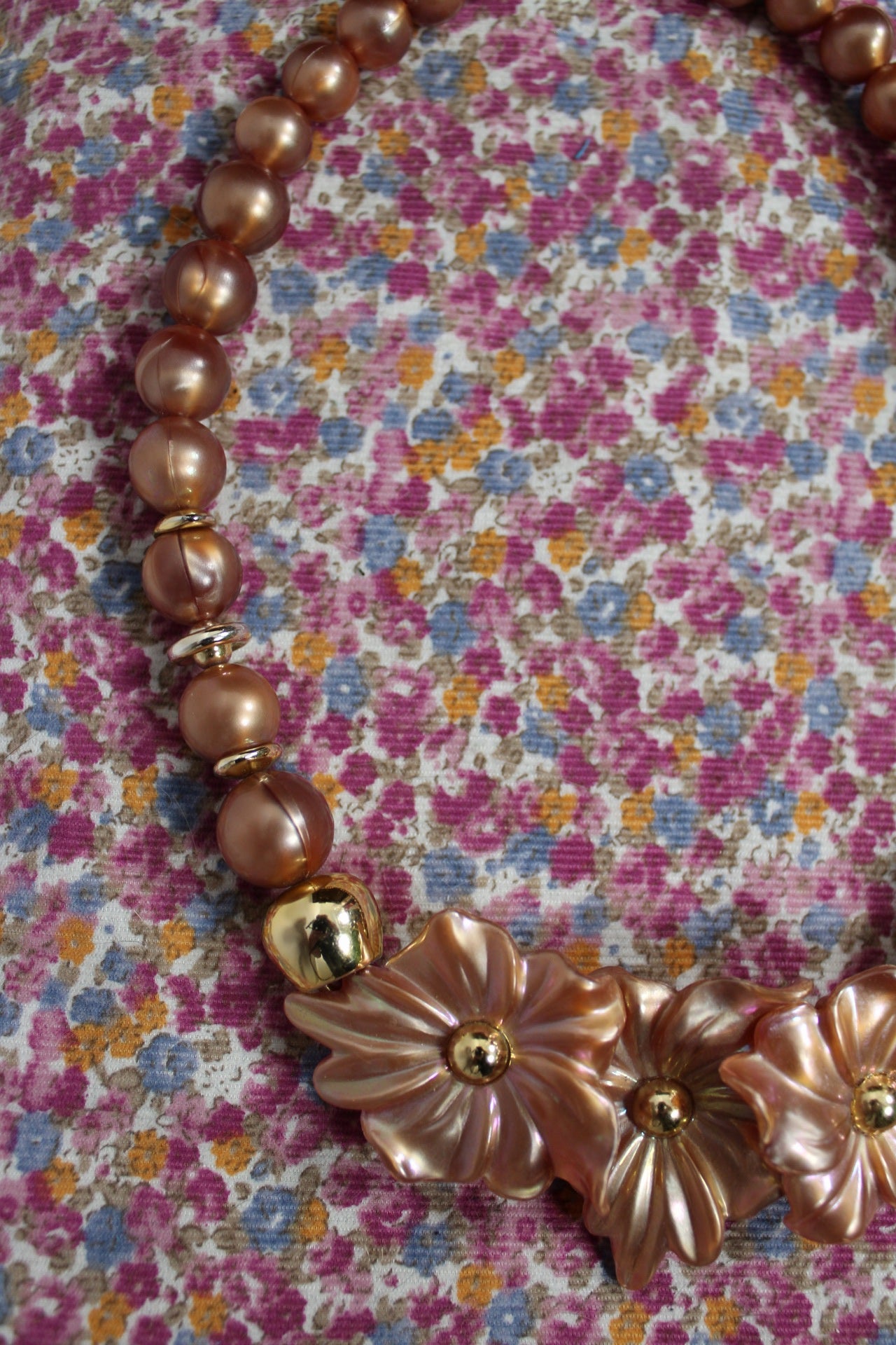 🌸🍒Collier vintage 80's perlée rondes & fleurs cuivrées🍒🌸