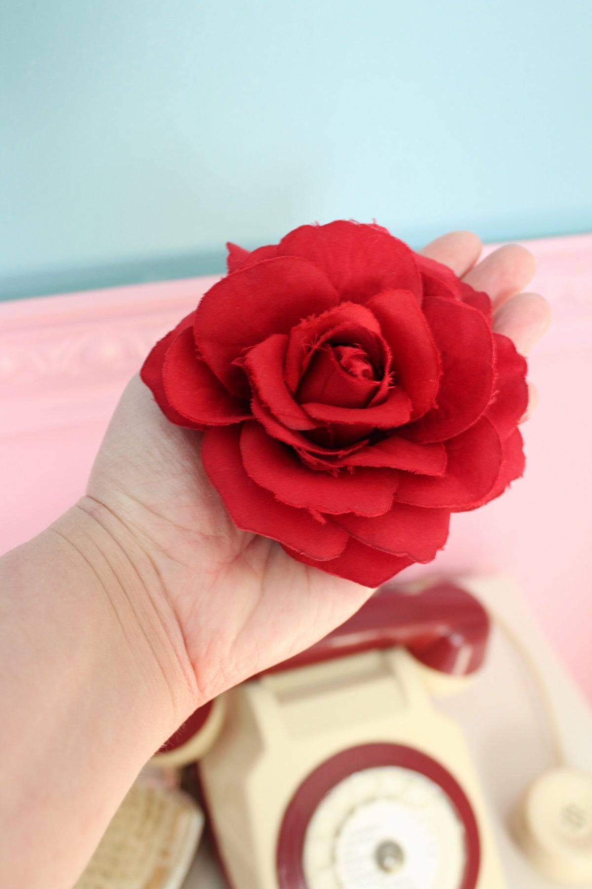 Broche/pince cheveux rétro rose rouge style pin-up/rockabilly