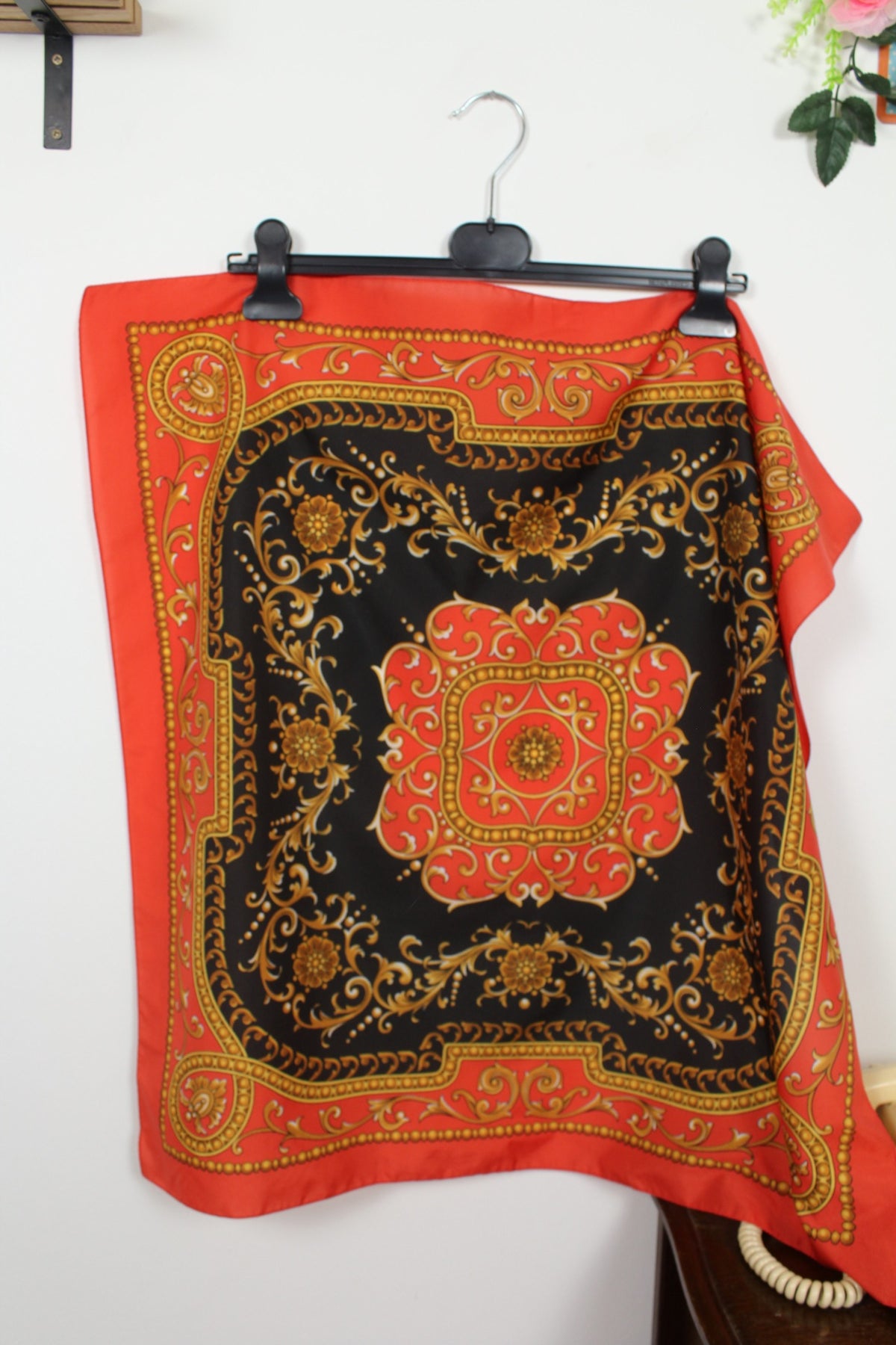 🌸🍒Foulard carré vintage années 80 style baroque chic🍒🌸