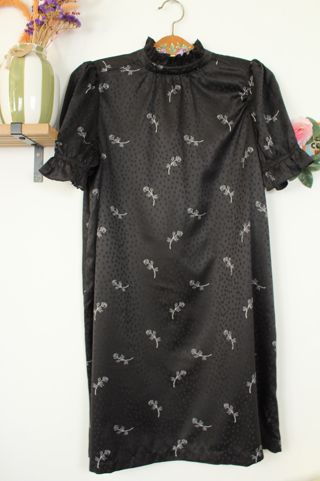 🌸🍒Robe noire romantique satinée - pois & roses - La Redoute - Taille 38/40🍒🌸