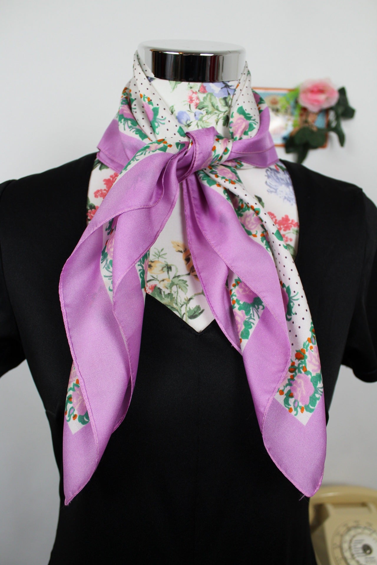 🌸🍒Foulard vintage 80's couleur lila motifs pois et roses 🍒🌸