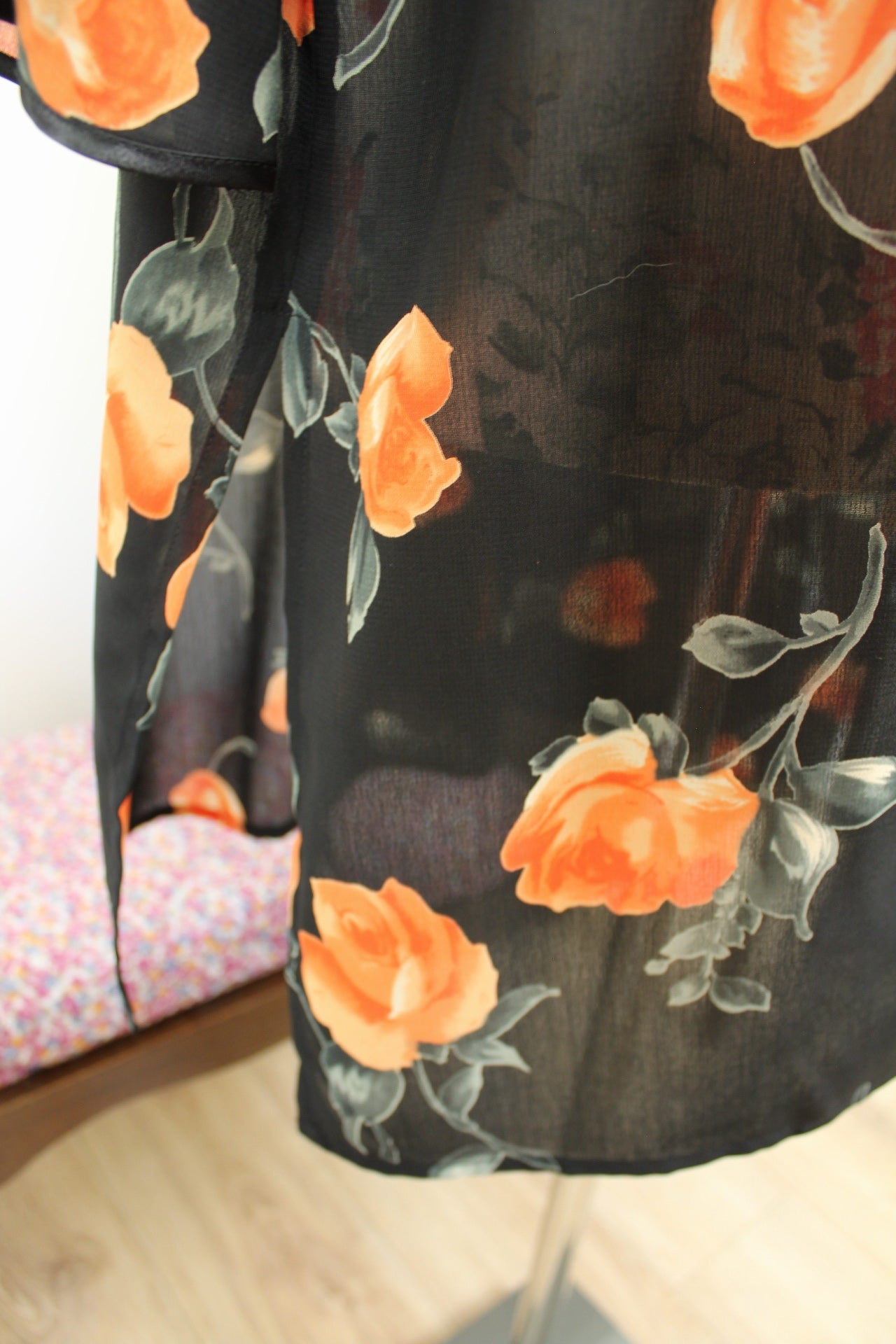 🌸🍒Cardigan vintage 80/90's voile noir transparent & roses en aquarelle - Taille 42/44🍒🌸