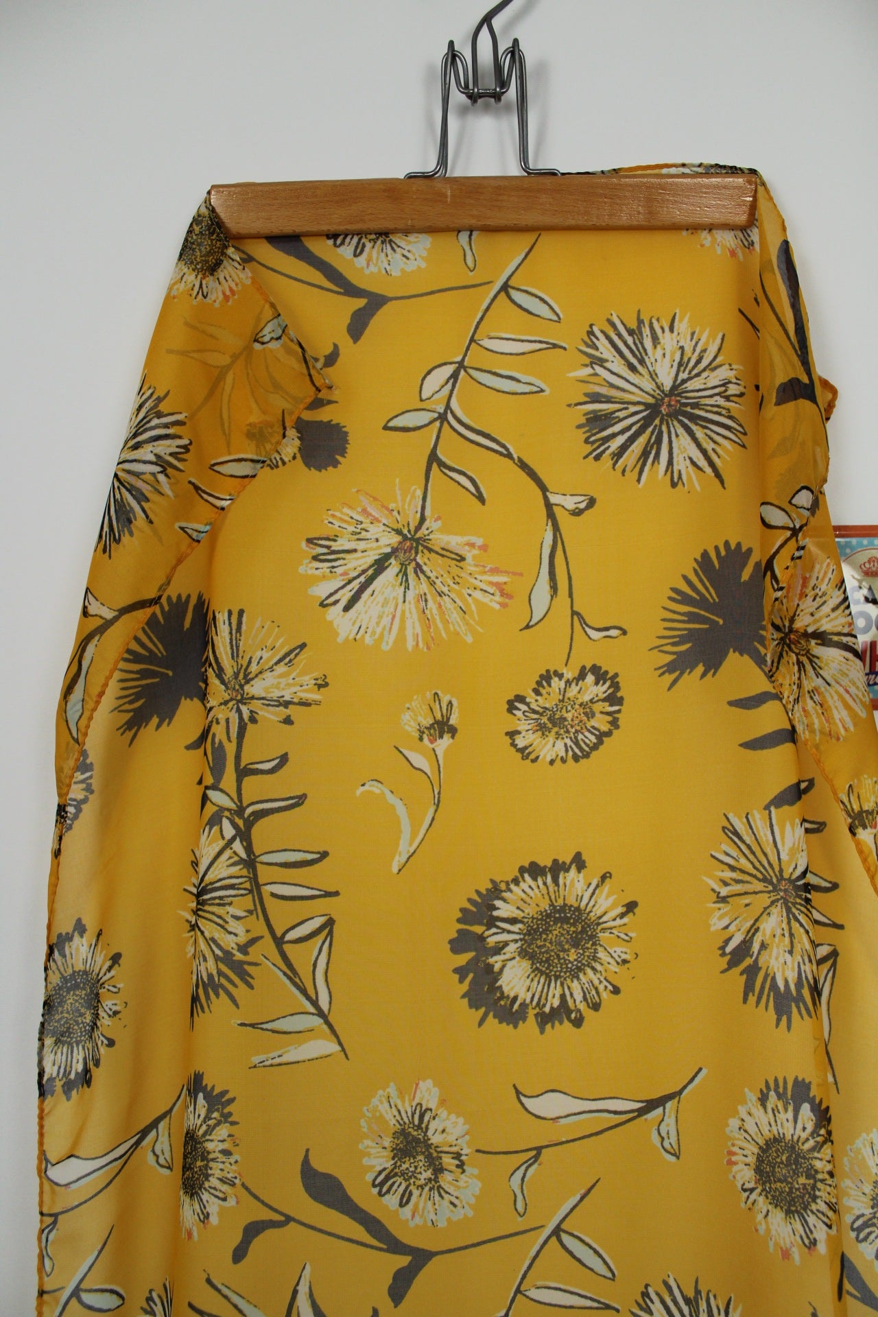 🌸🍒Long foulard jaune chaud fleuri🍒🌸