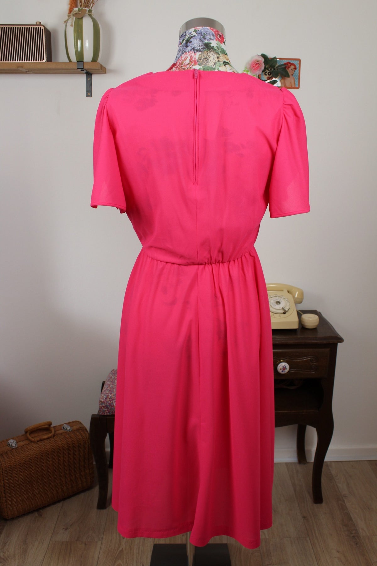Robe vintage années 80 fuchsia flashy & manches retombantes fendues - Taille 36/38