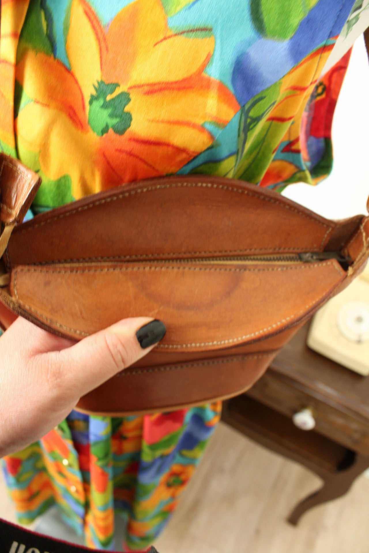 🌸🍒Sac bandoulière vintage 70's en cuir lisse cognac 🍒🌸