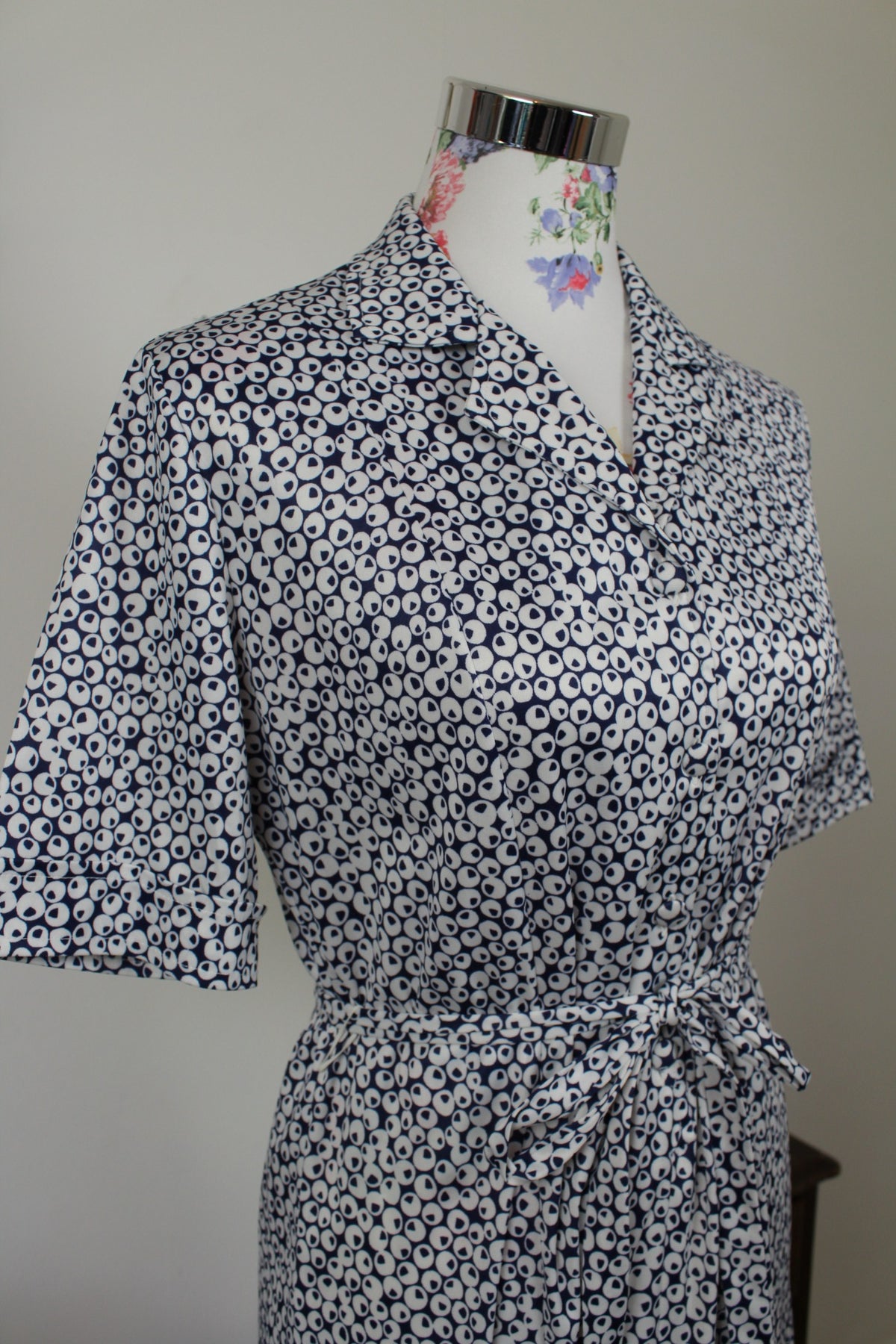 Robe chemisier vintage années 80 à pois bleu marine - pin-up chic à la française - Taille 40/42