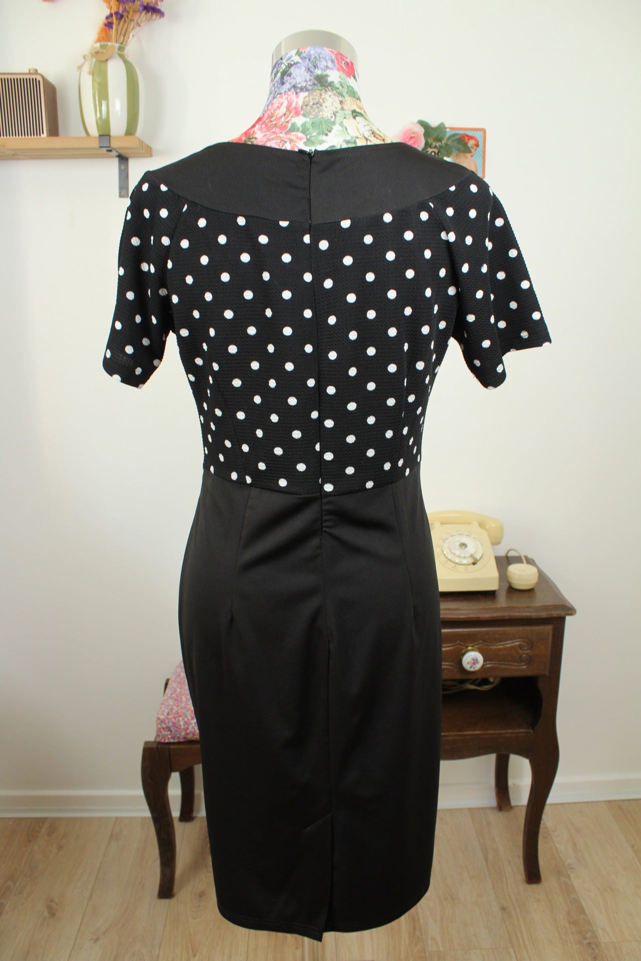 🌸🍒Robe rockabilly/pin-up à pois coupe cintrée - Taille 38🍒🌸