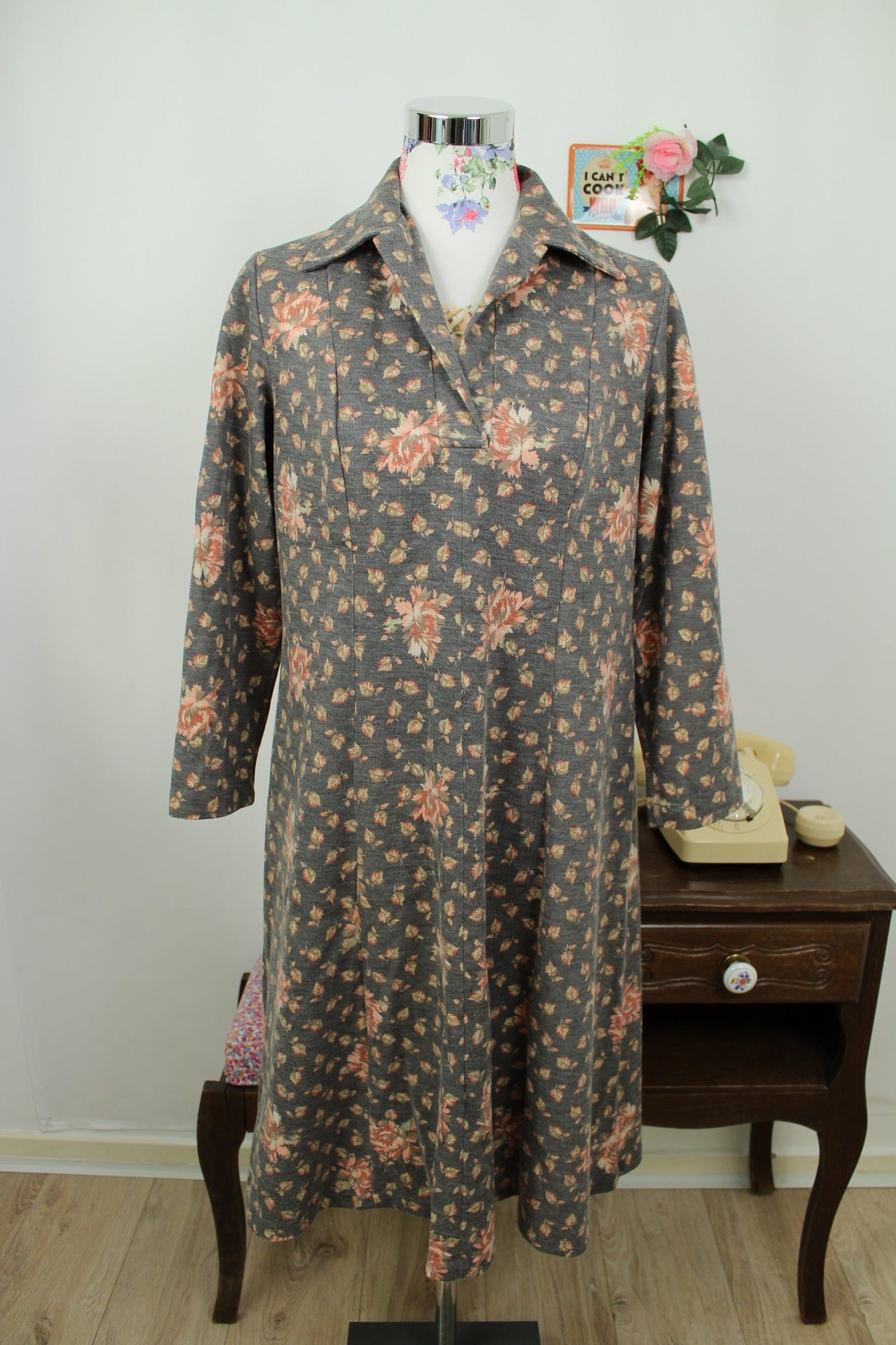 🌸🍒Robe vintage 70/80's grise fleurie évasée col chemise - T.40/42🍒🌸