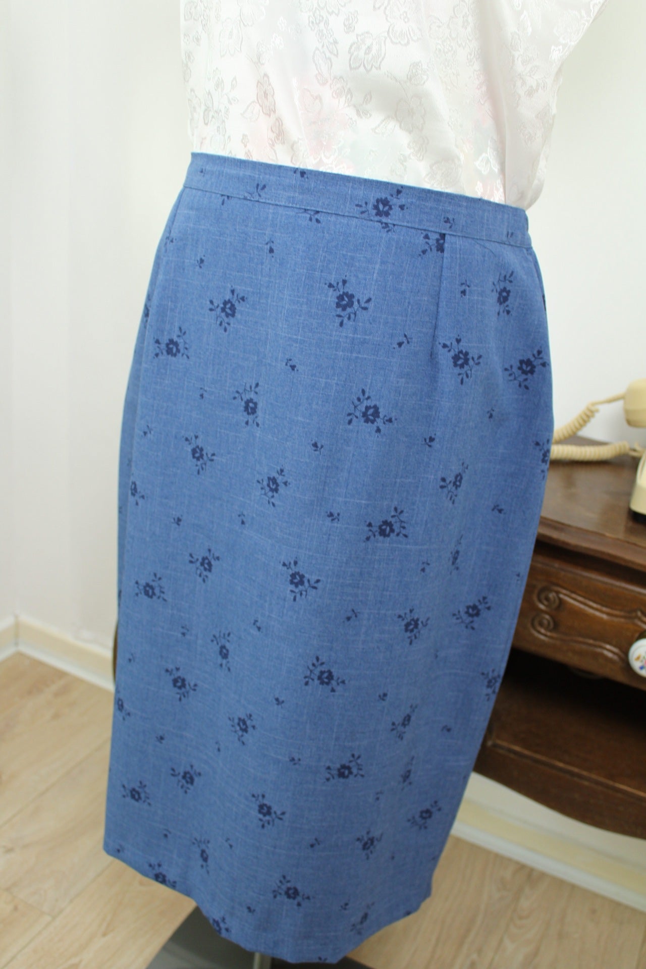 🌸🍒Jupe vintage 90's bleue imprimé fleuri dans les mêmes tons - made in France - Taille 42🍒🌸
