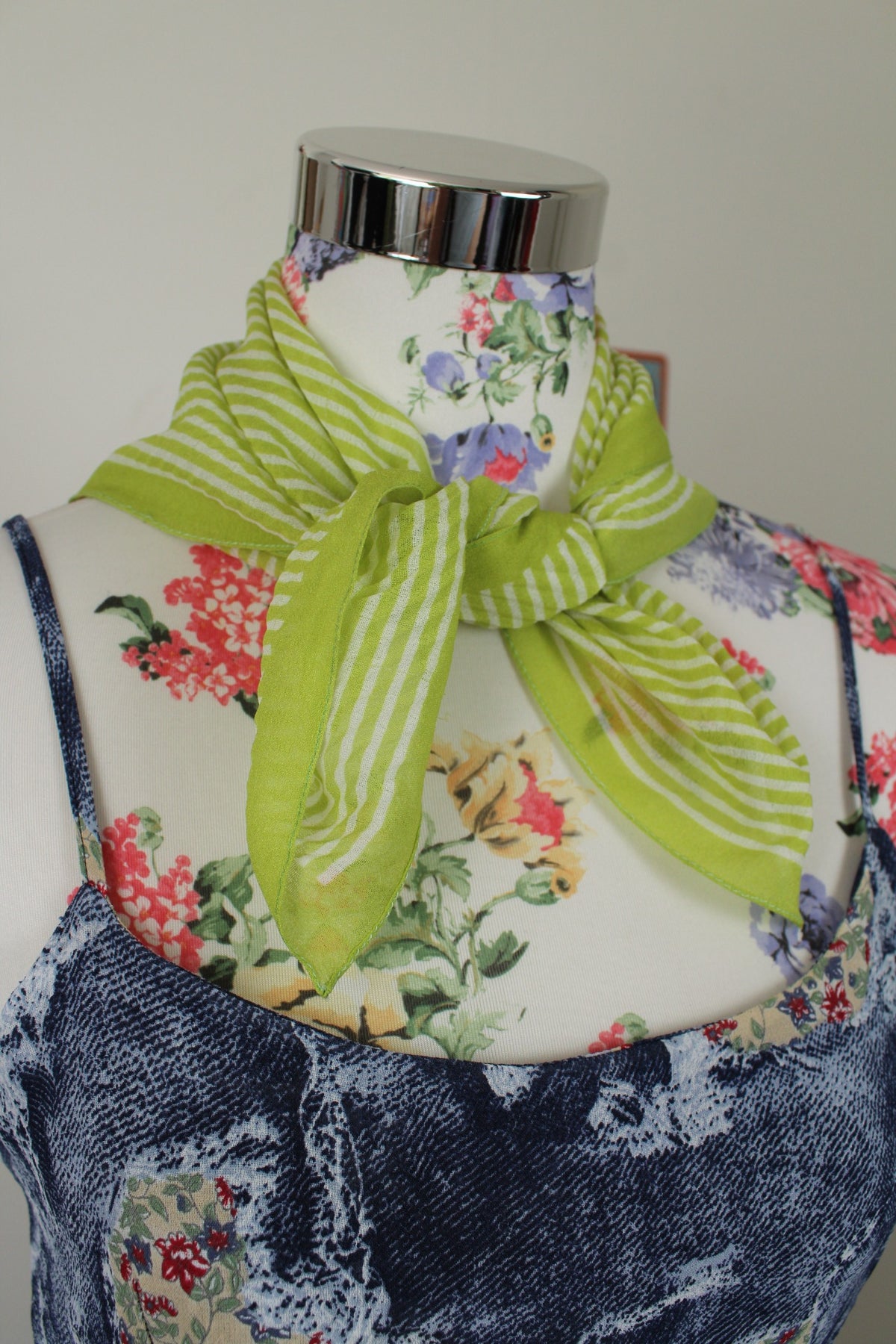 🌸🍒Foulard vintage années 70 rayé vert lumineux🍒🌸