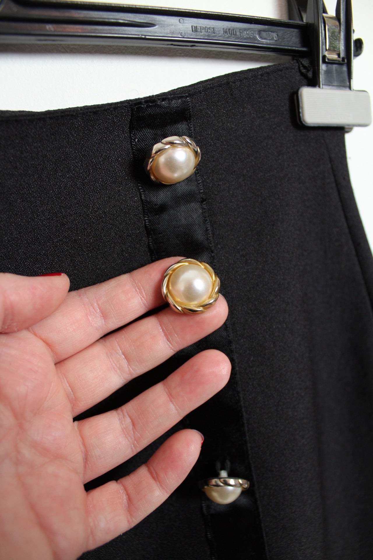 ✨Jupe crayon longue vintage chic - détails satinés et boutons dorés ✨