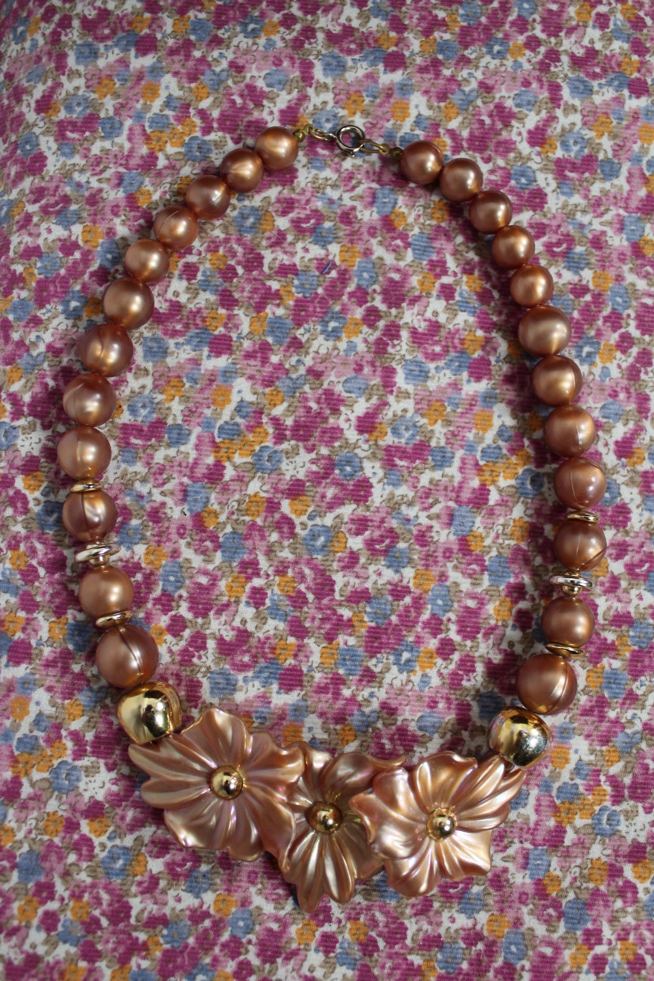 🌸🍒Collier vintage 80's perlée rondes & fleurs cuivrées🍒🌸
