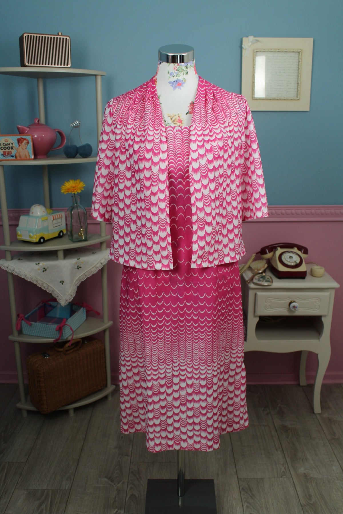 Ensemble robe + boléro vintage années 70 rose pep's motif coquille - Taille 36