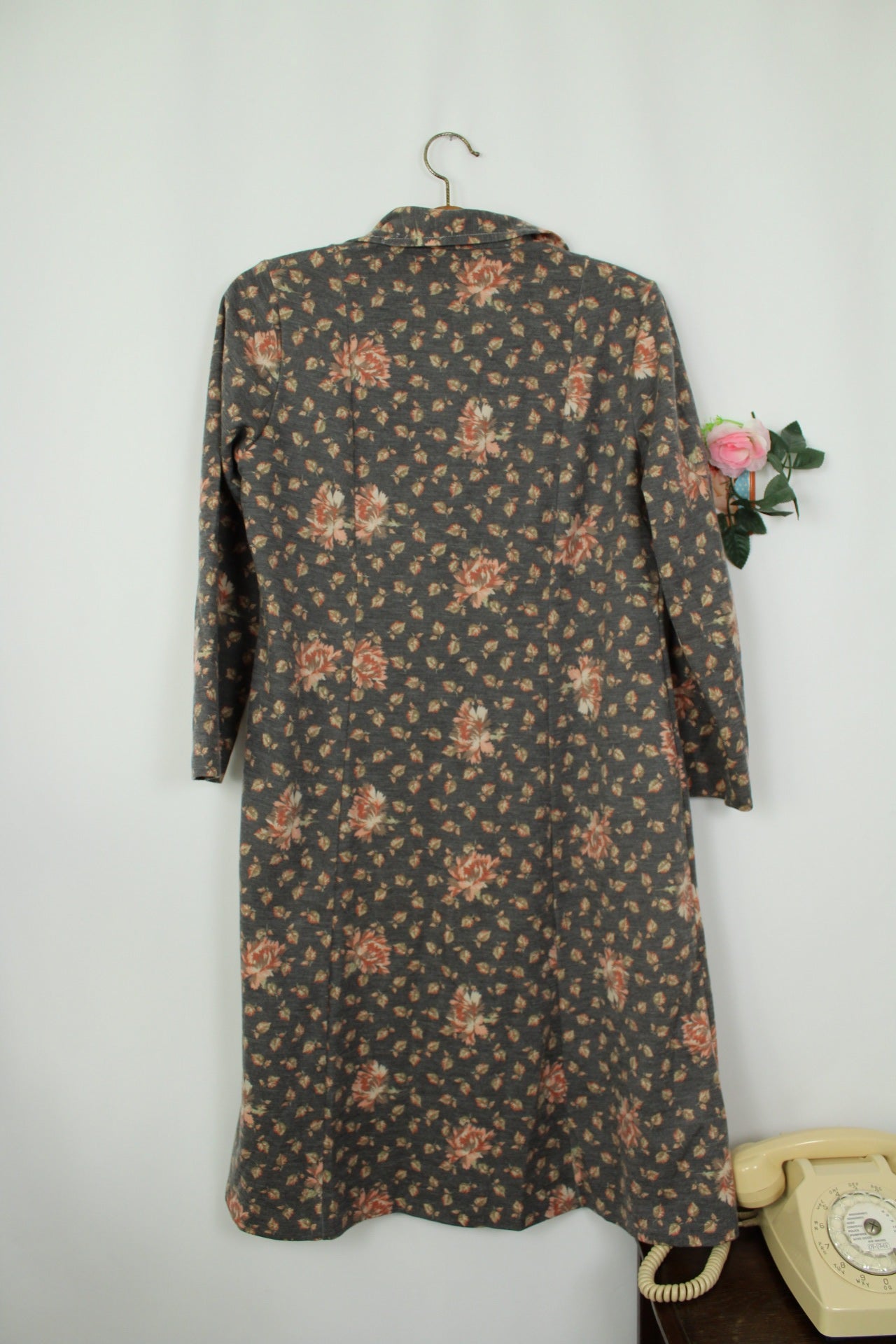 🌸🍒Robe vintage 70/80's grise fleurie évasée col chemise - T.40/42🍒🌸
