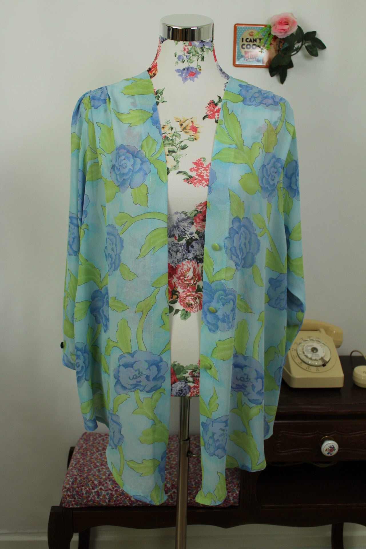 🌸🍒Cardigan léger vintage 90's fait main - fleurs tons pastel - pièce unique - Taille 40 à 44🍒🌸