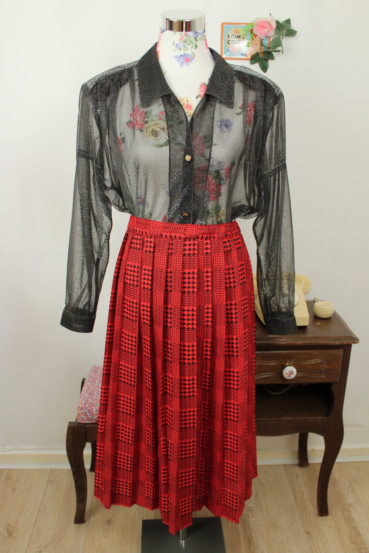 🌸🍒Jupe plissée vintage 80's rouge motifs graphiques - Taille 48/50🍒🌸