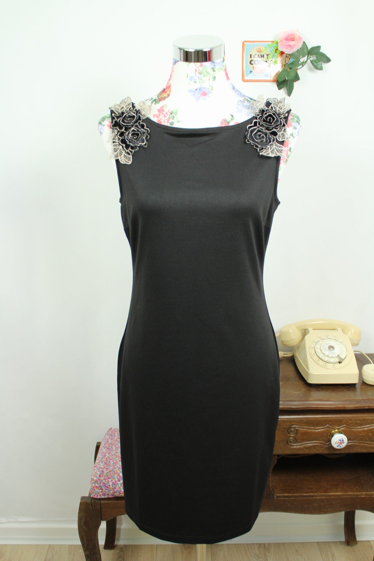 🌸🍒Robe noire Bodycon dress Yessica Y2k fin 2000s - roses en velours & feuilles dorées - Taille 38🍒🌸