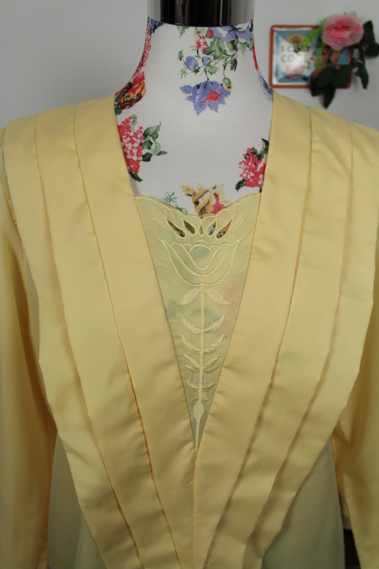 🌸🍒Blouse vintage 80's jaune doux - plastron fleuri & plis chic - Taille 40/42🍒🌸