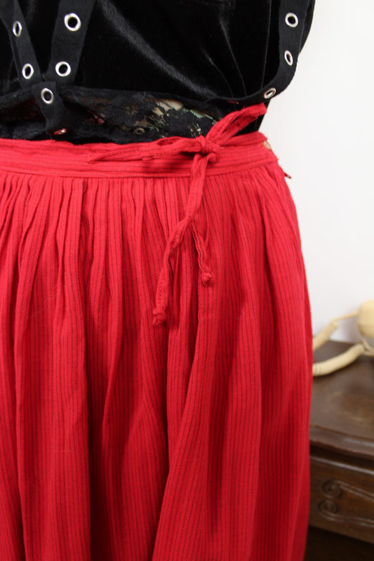 🍒🌸Jupe plissée vintage Pierre Cardin années 80 - rayée rouge et noir - Taille 38🌸🍒