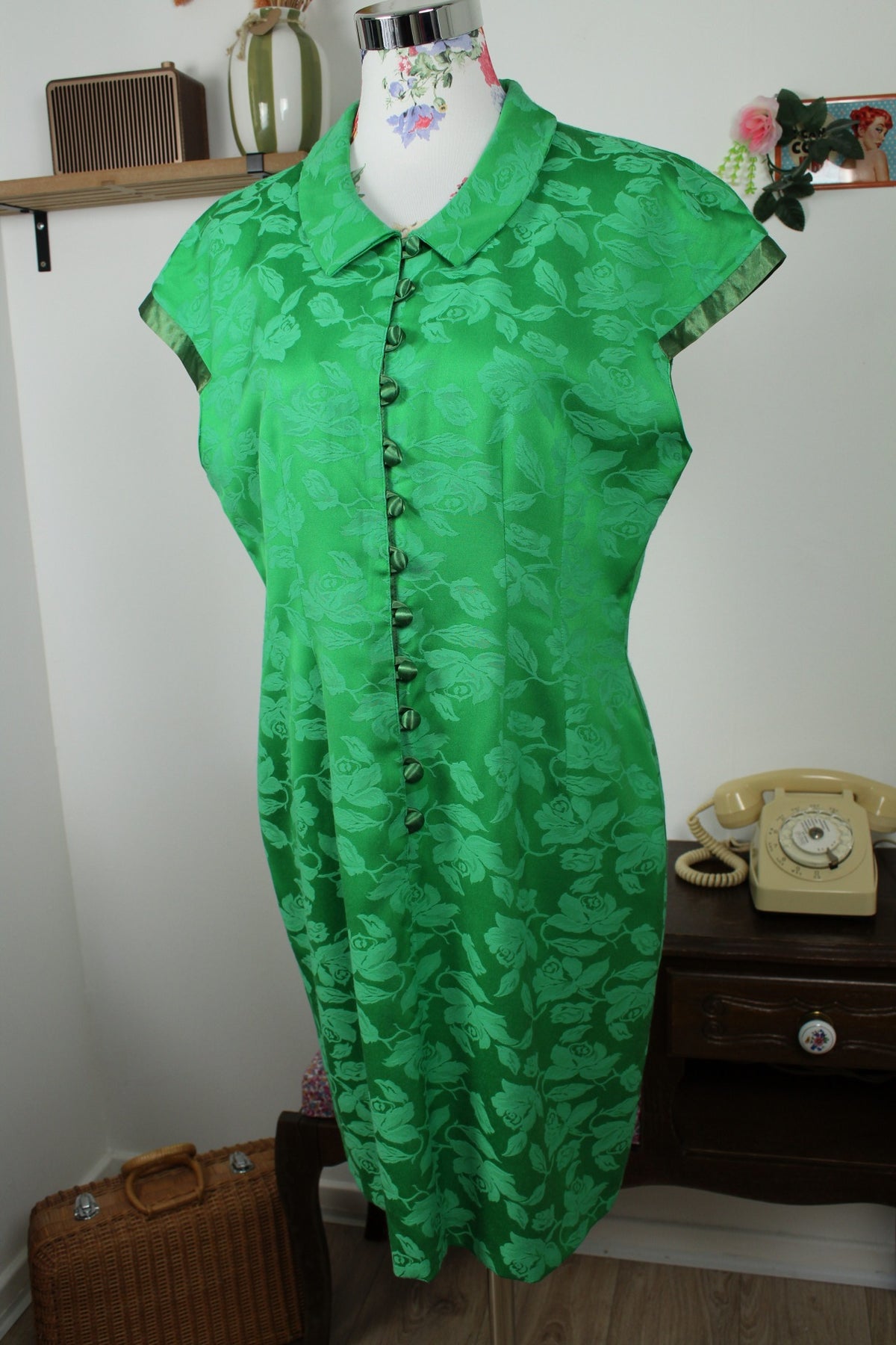 Robe vintage années 80/90 romantique vert satiné & roses ton sur ton - Taille 40