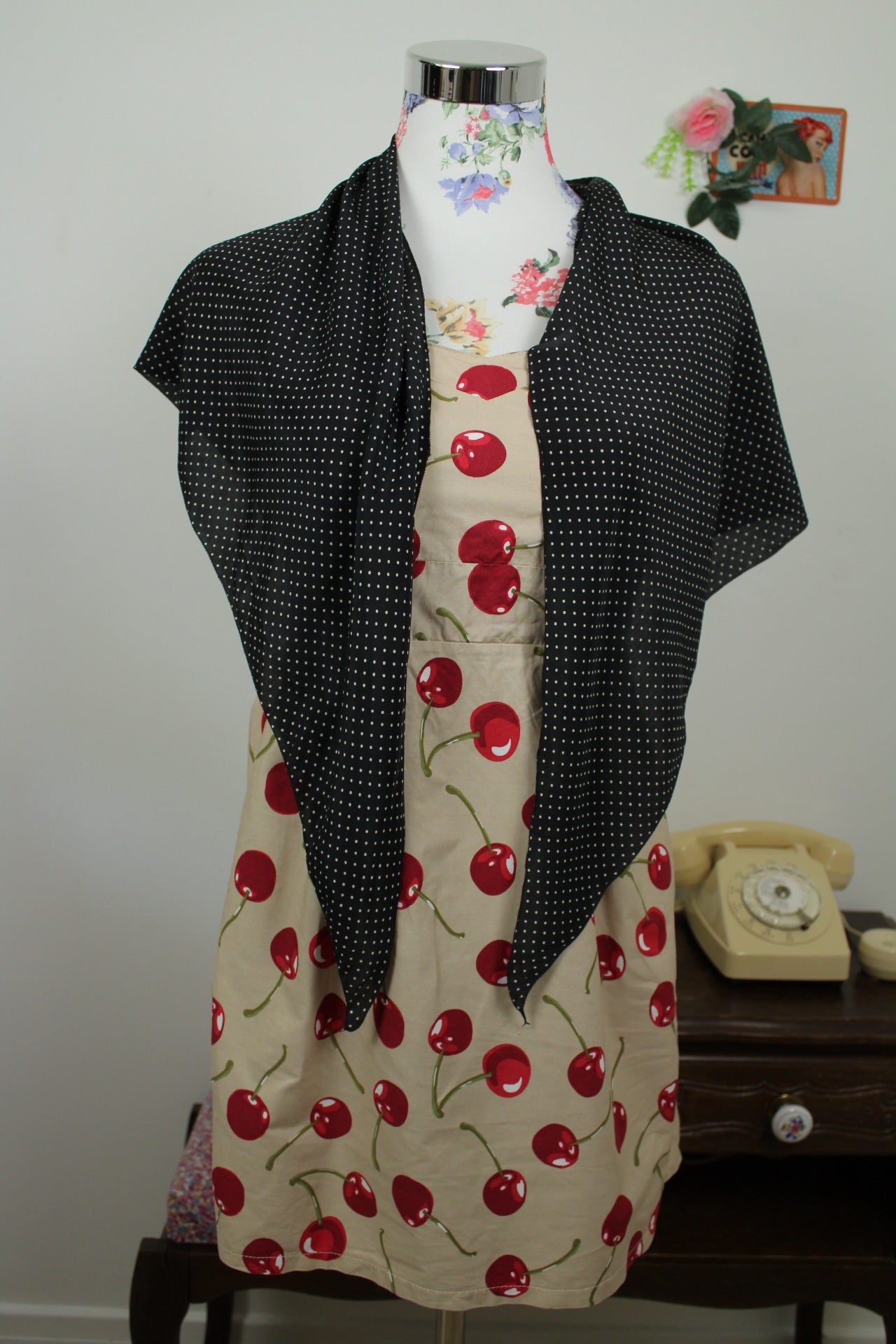 🌸🍒Foulard vintage 80/90's triangulaire pin-up/rockabilly à pois🍒🌸