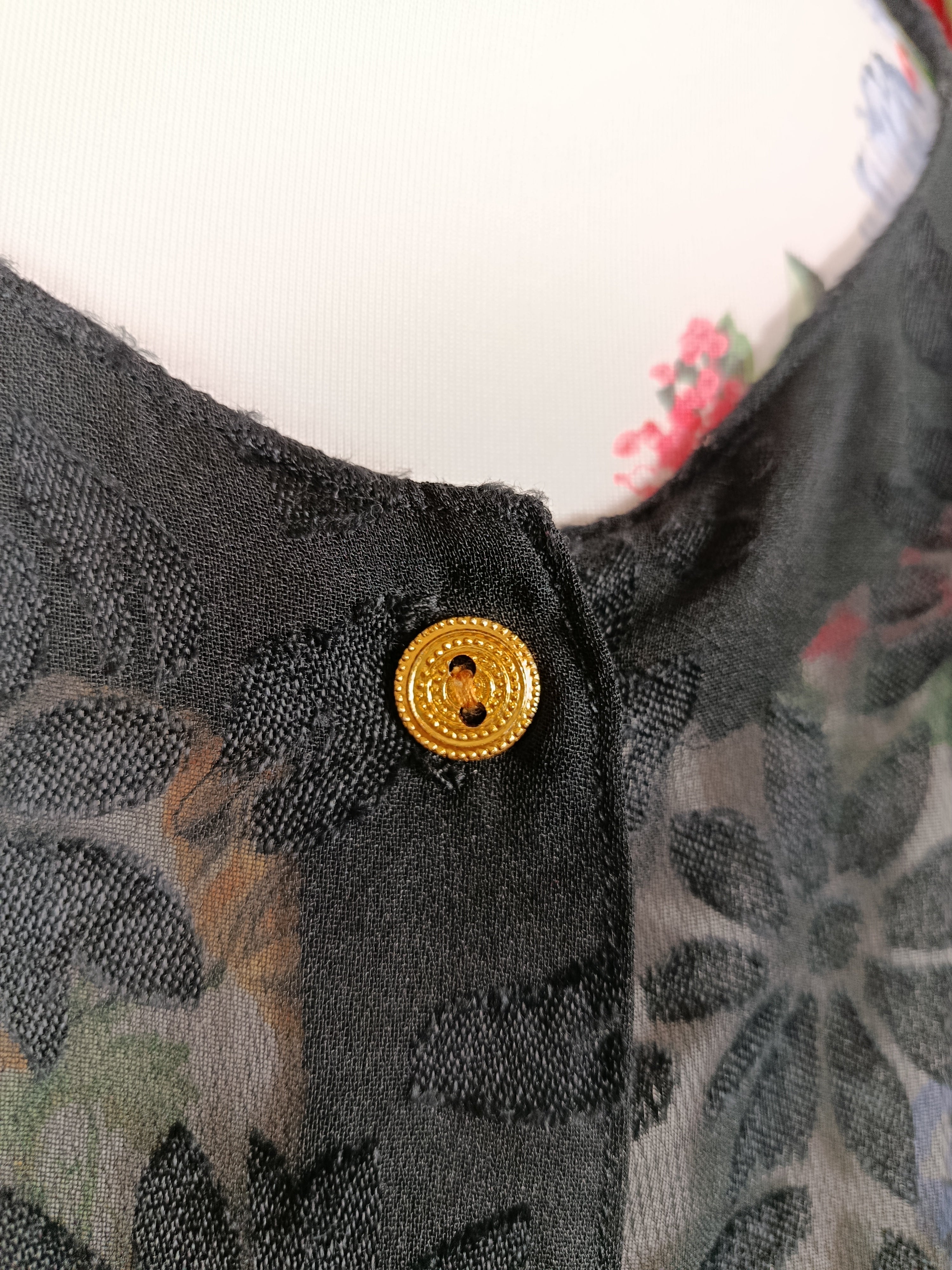 ✨Blouse vintage noire transparente 80's - boutons dorés & fleurs en relief✨