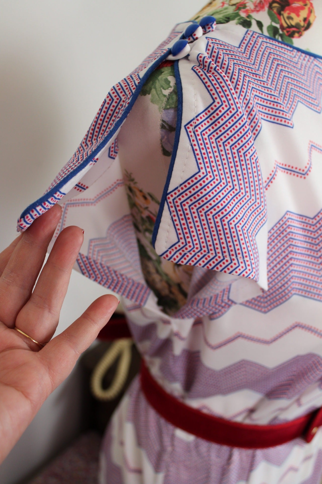 🌸🍒Robe vintage 60/70's manches papillons - zig zag psyché chic à la française - Taille 42/44🍒🌸
