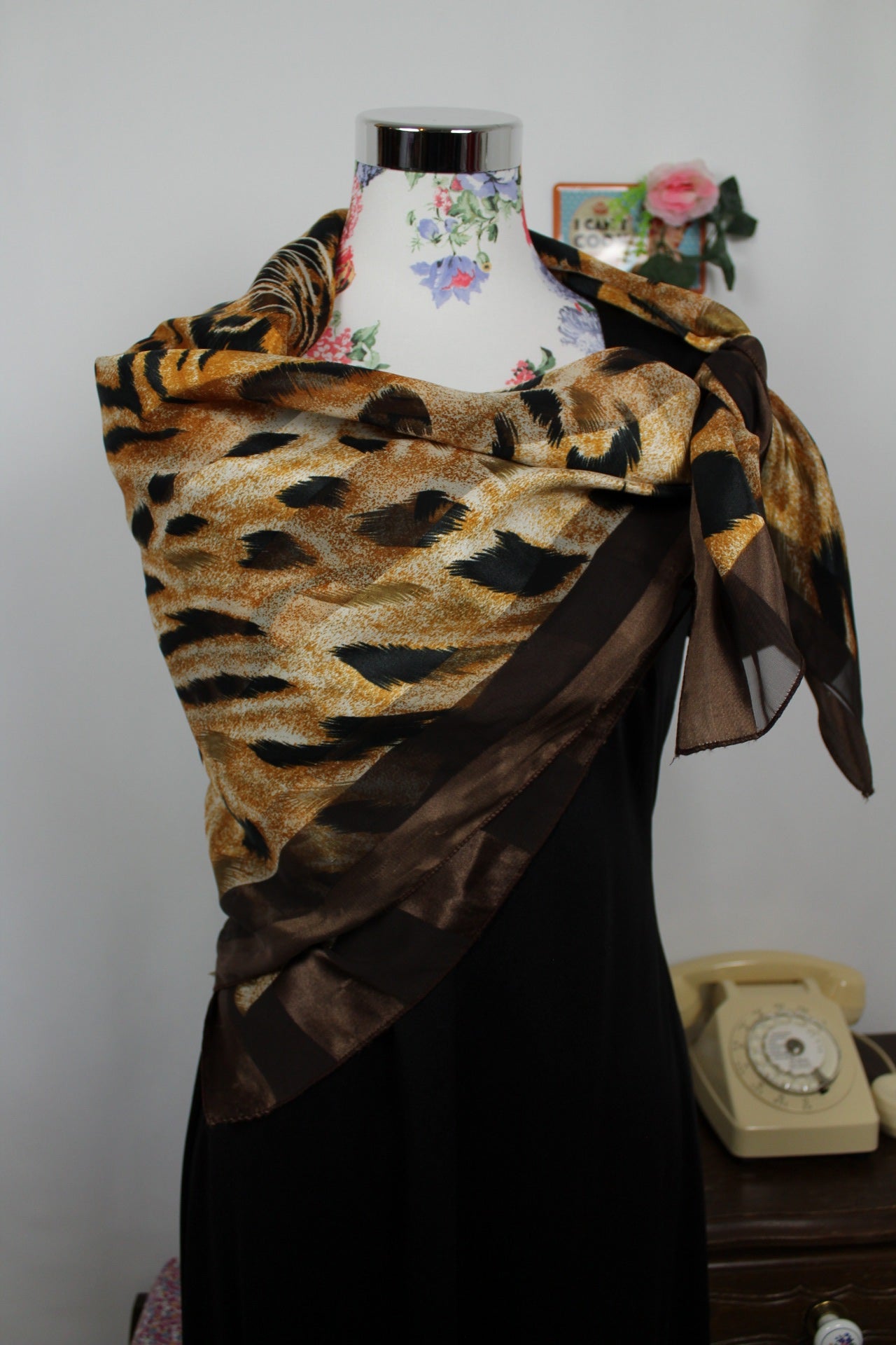 🌸🍒Grand foulard vintage 90's animal print tigre🍒🌸