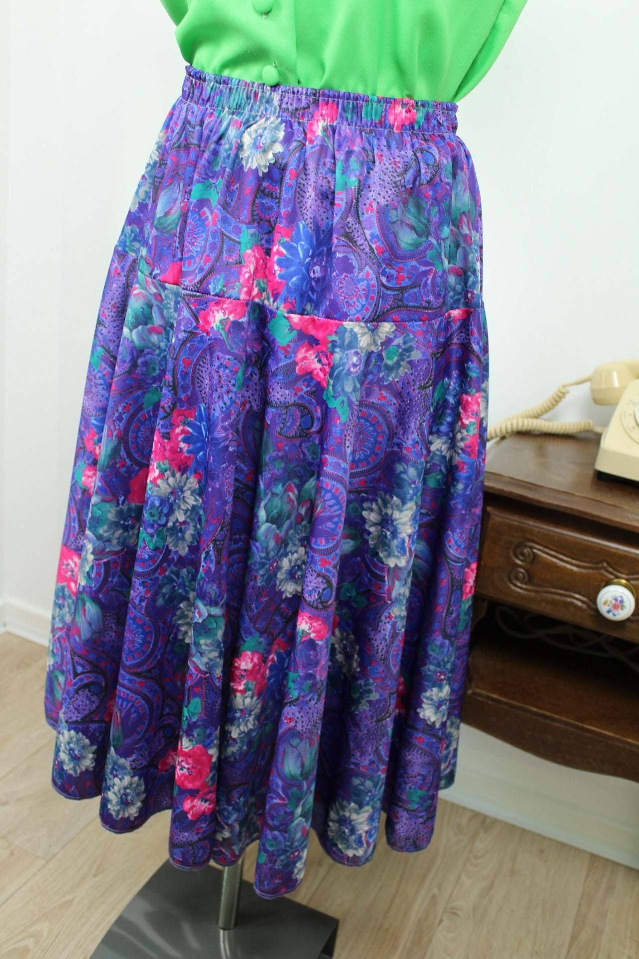 🌸🍒Jupe midi vintage 80's paisley/fleurie pep's fuchsia et violet - Taille 34 à 38🍒🌸
