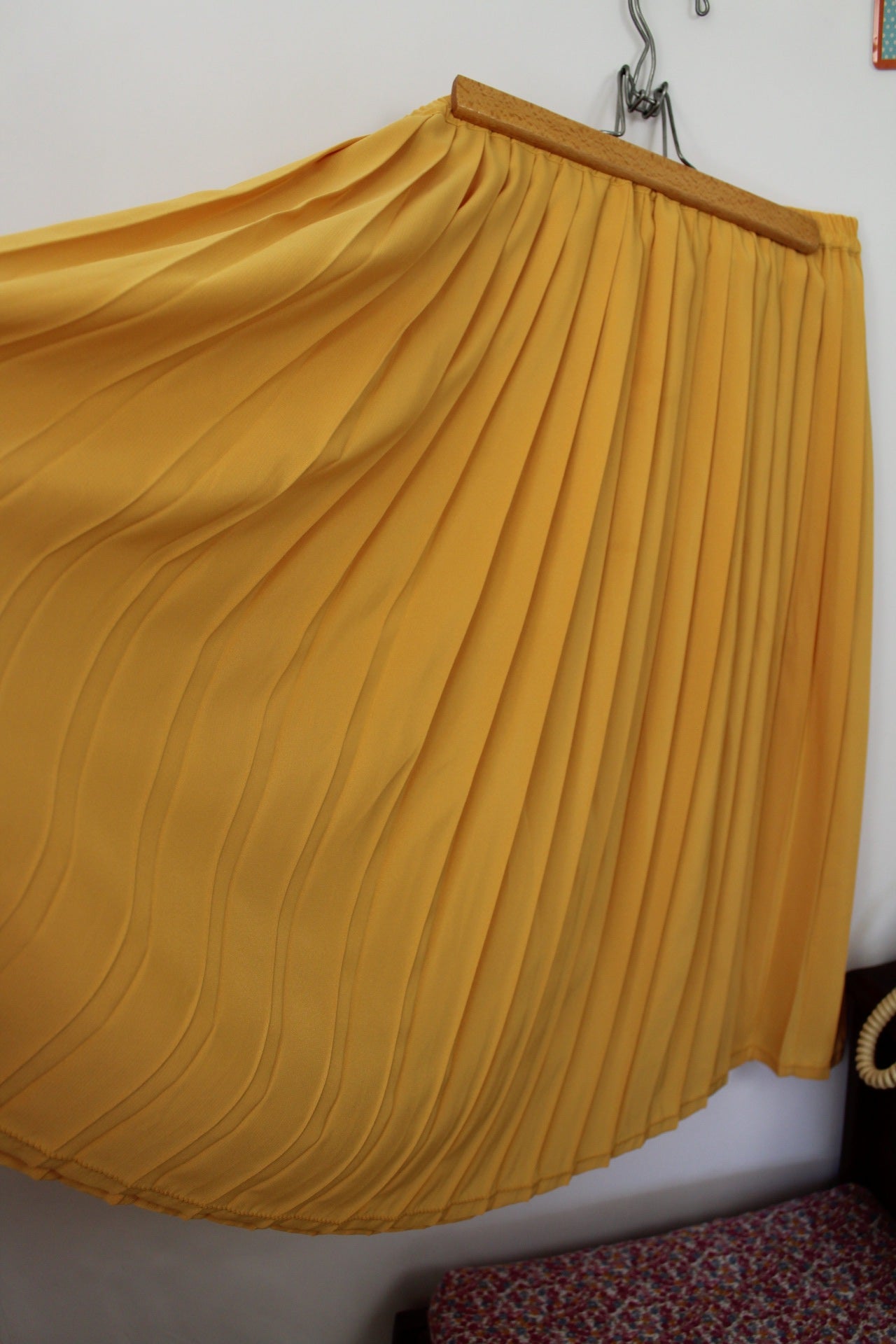 🌸🍒Jupe midi plissée vintage 80's jaune ensoleillé - Taille 40/42🍒🌸
