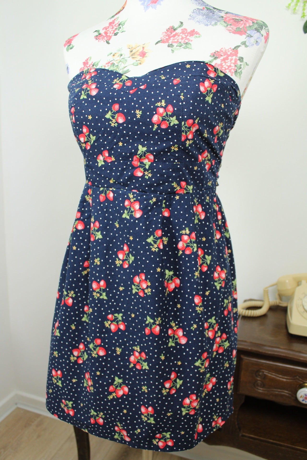 🌸🍒Robe pin-up/rockabilly bustier motif fraises en coton - Taille 38🍒🌸