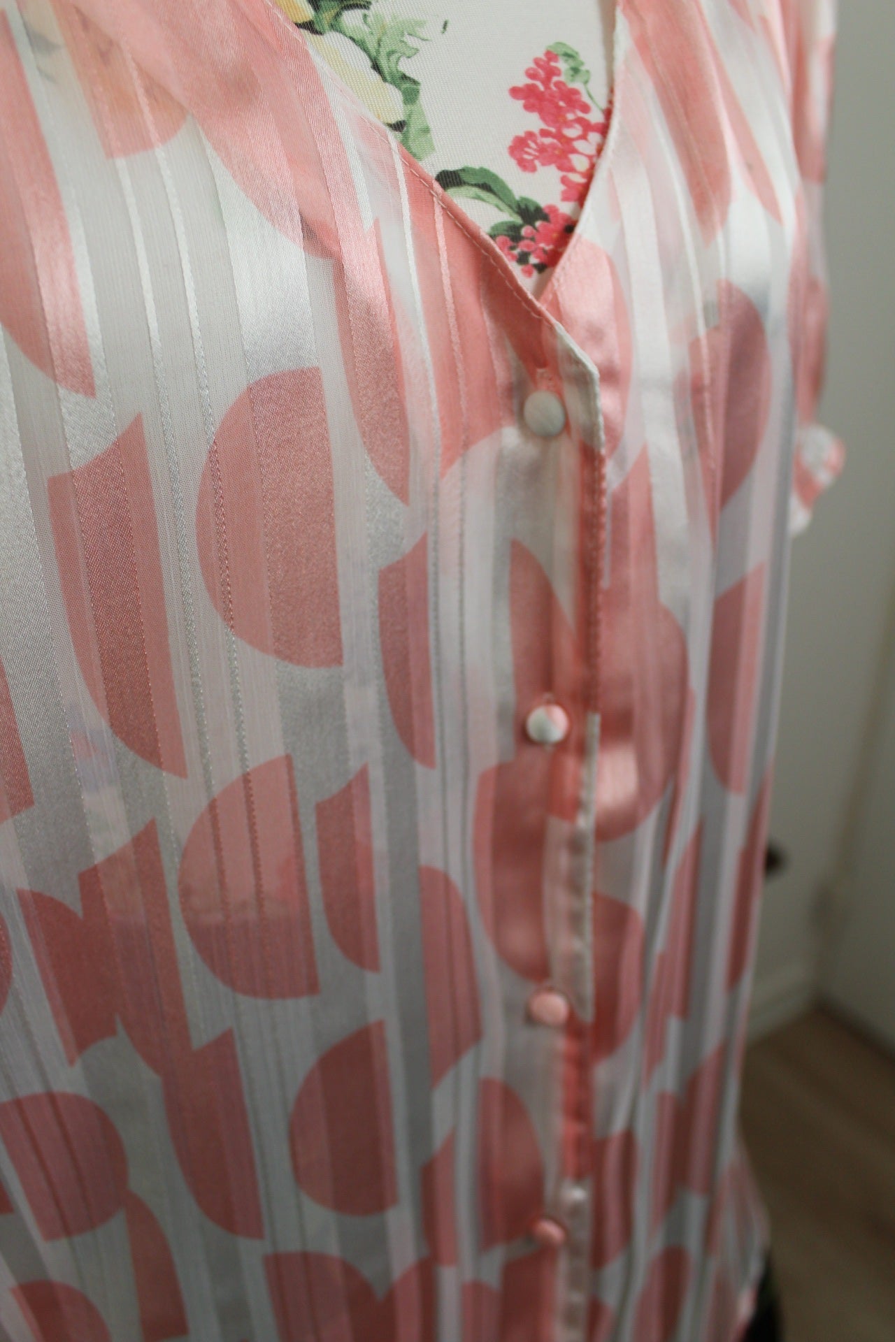 🌸🍒Blouse rétro rayée blanc satiné & demi-sphères rose pastel romantique - Taille 42/44🍒🌸