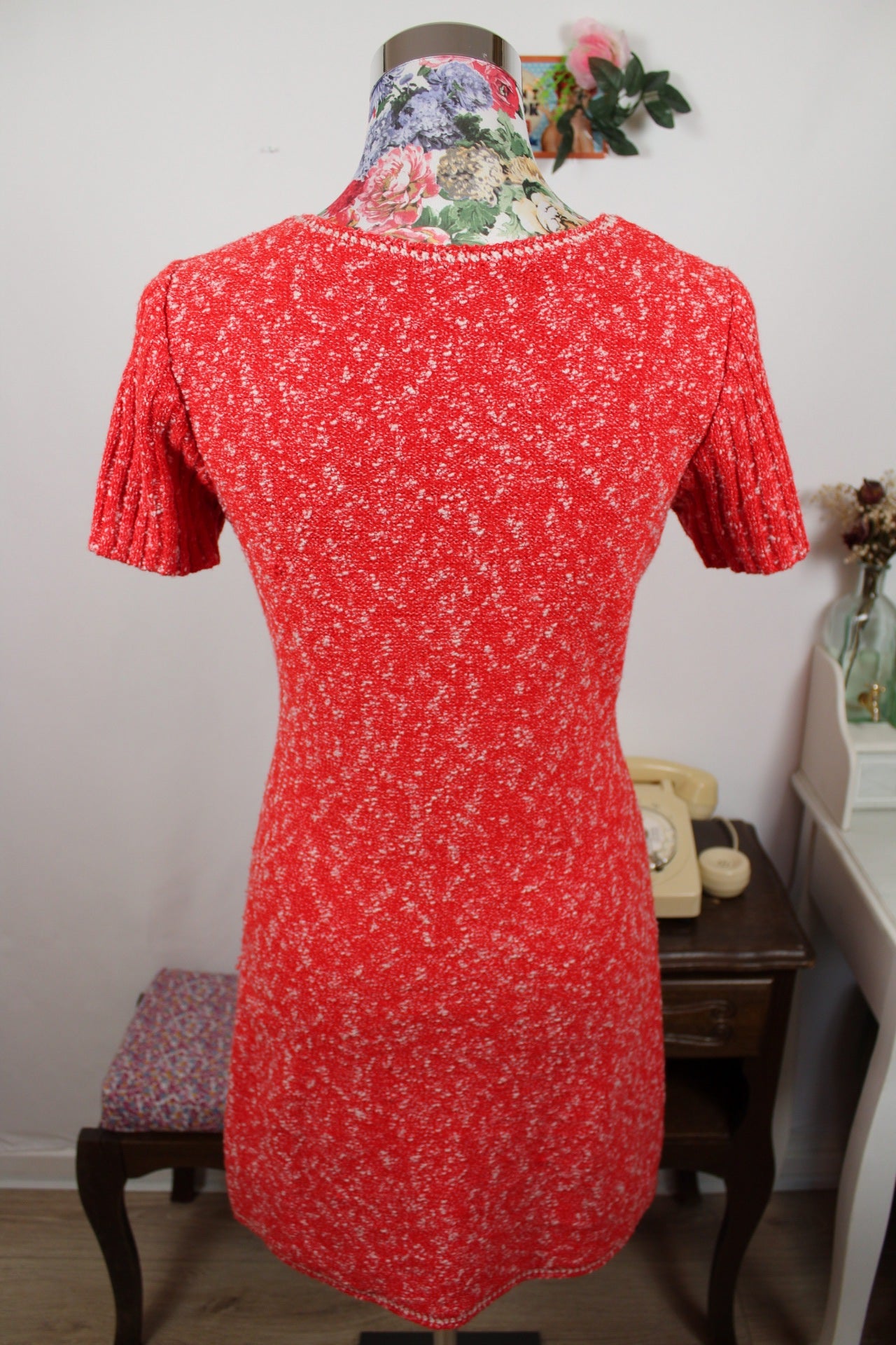 🌸🍒Robe pull vintage rouge 70's - motifs ajourés en V - Taille 36🍒🌸
