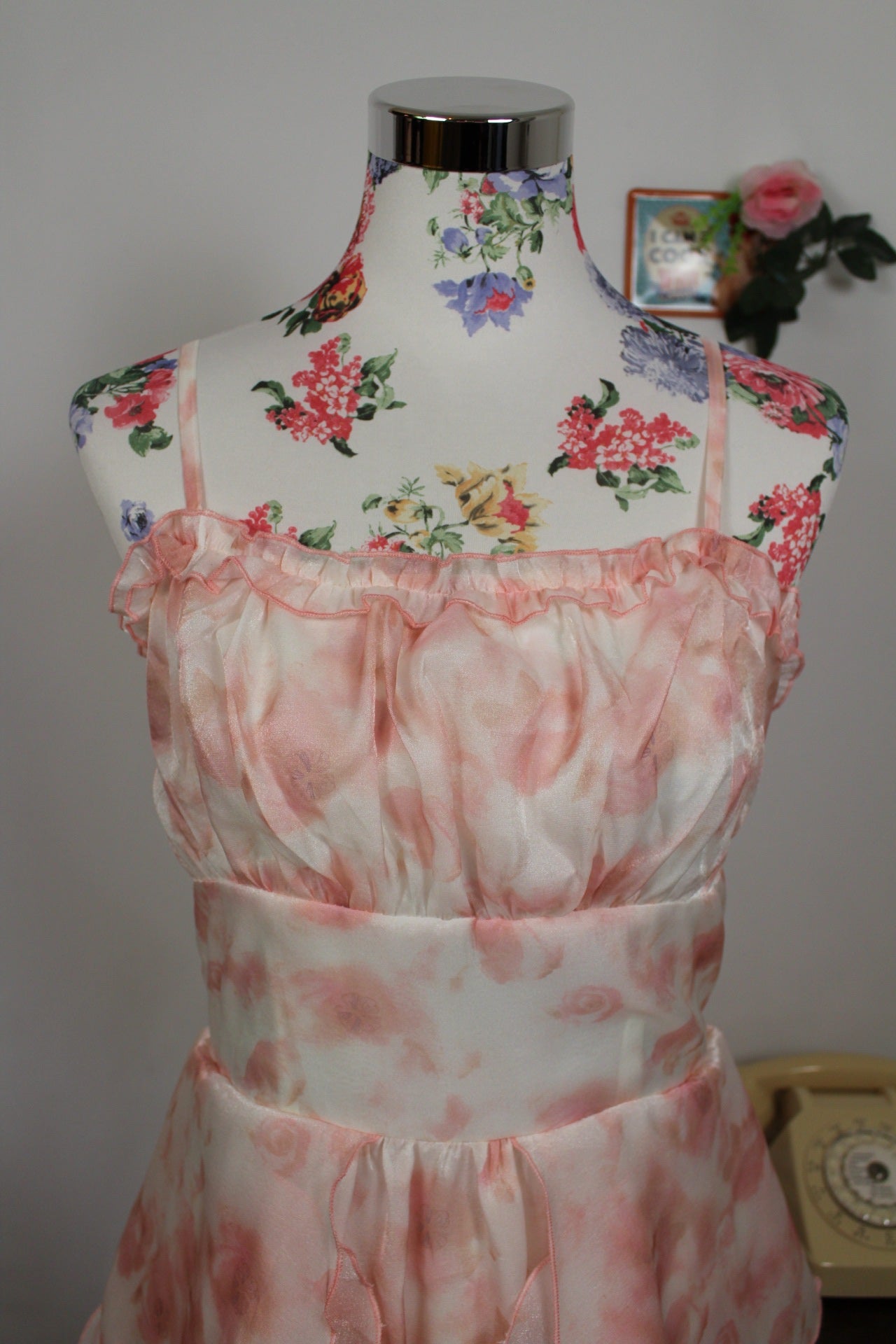 🌸🍒Robe Y2k romantique - volants effet pétales de fleurs & rose doux pailleté - Taille 38🍒🌸
