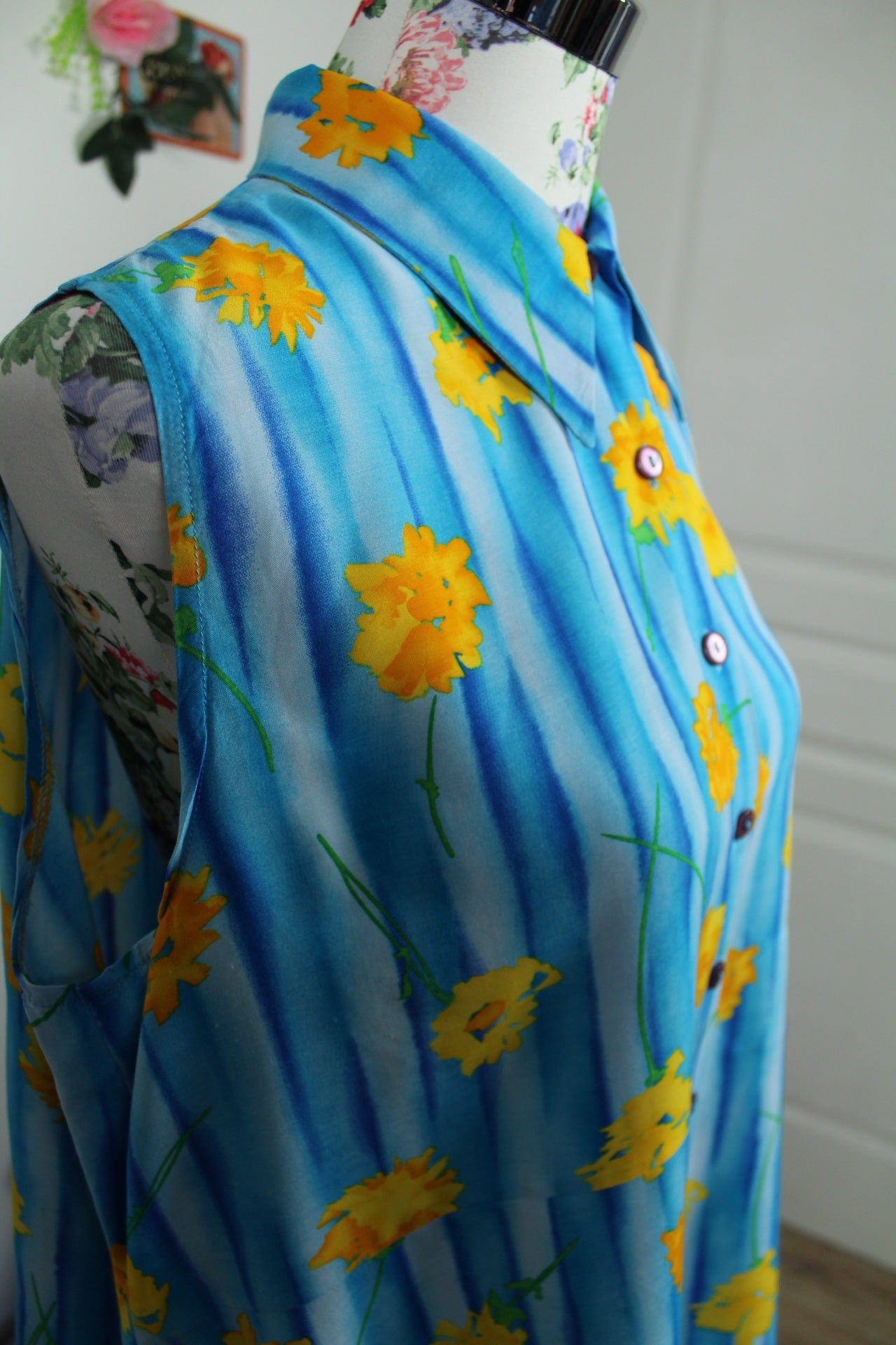 🌸🍒Chemisier d'été vintage 90's sans manches bleu & fleurs jaunes pep's - Taille 44🍒🌸