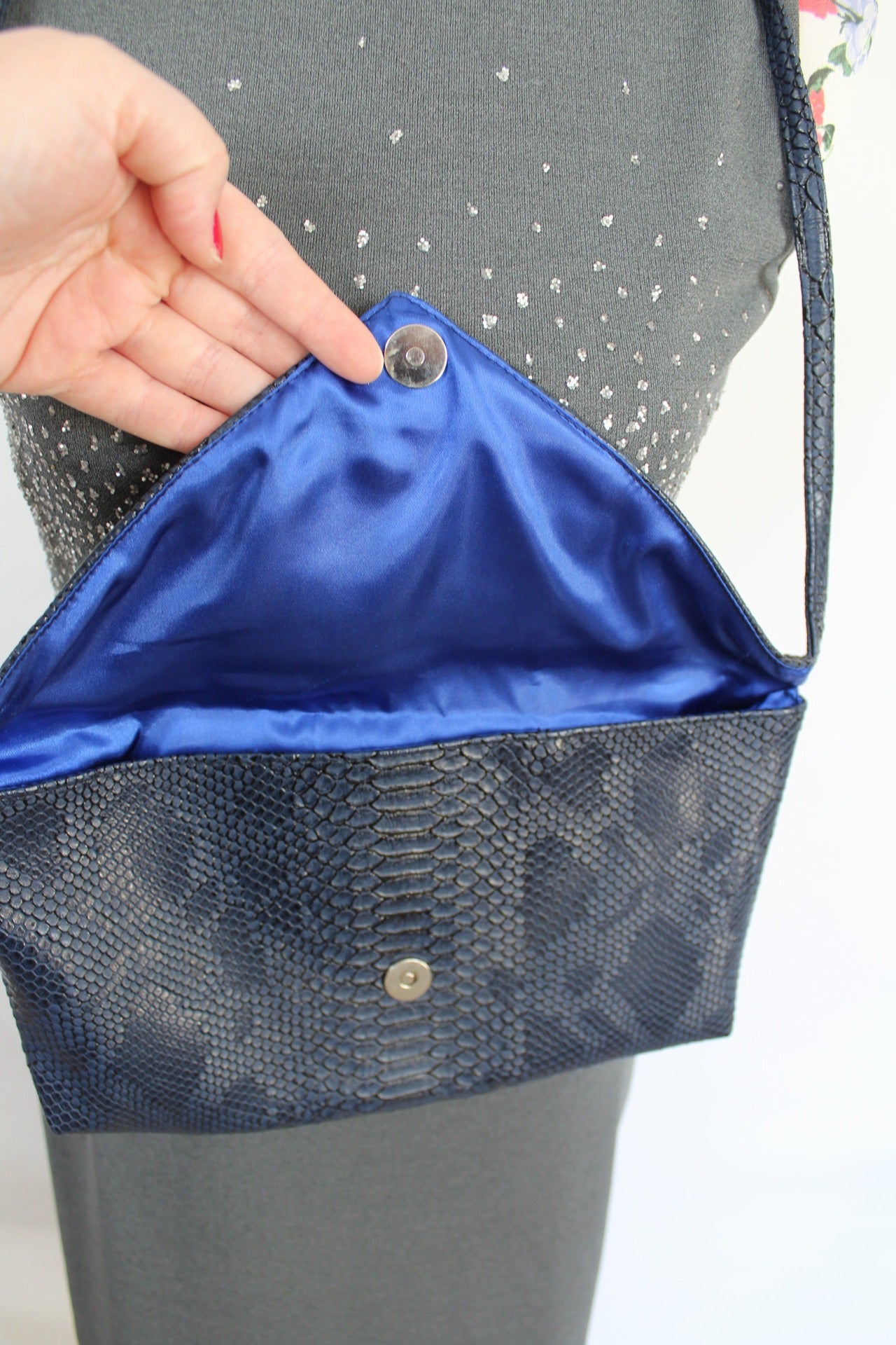 ✨Sac pochette en relief croco et intérieur bleu satin✨