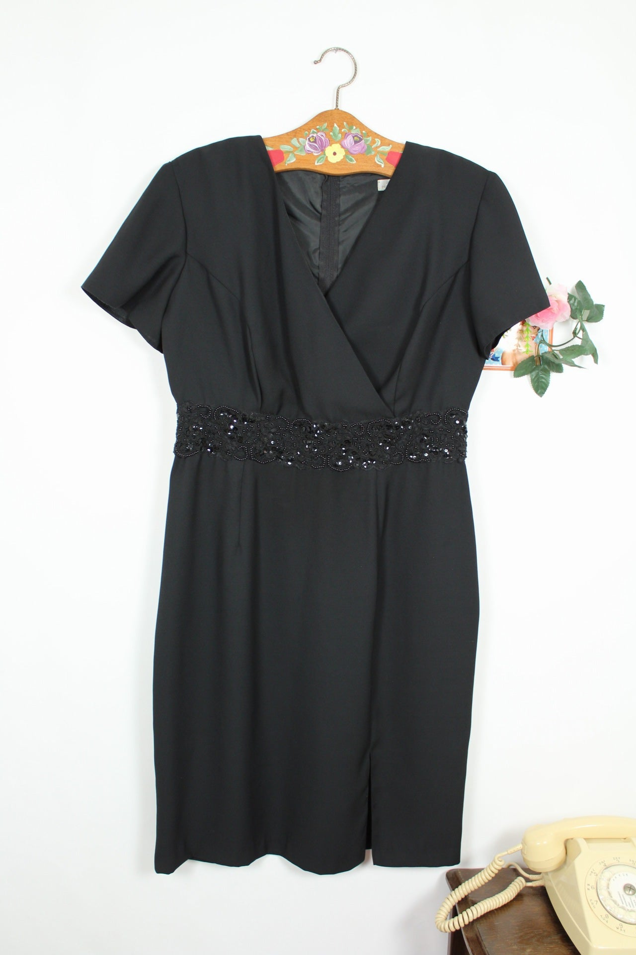 🌸🍒Robe noire vintage 90's ceinture perlée - élégante & coupe pin-up - Taille 38/40🍒🌸