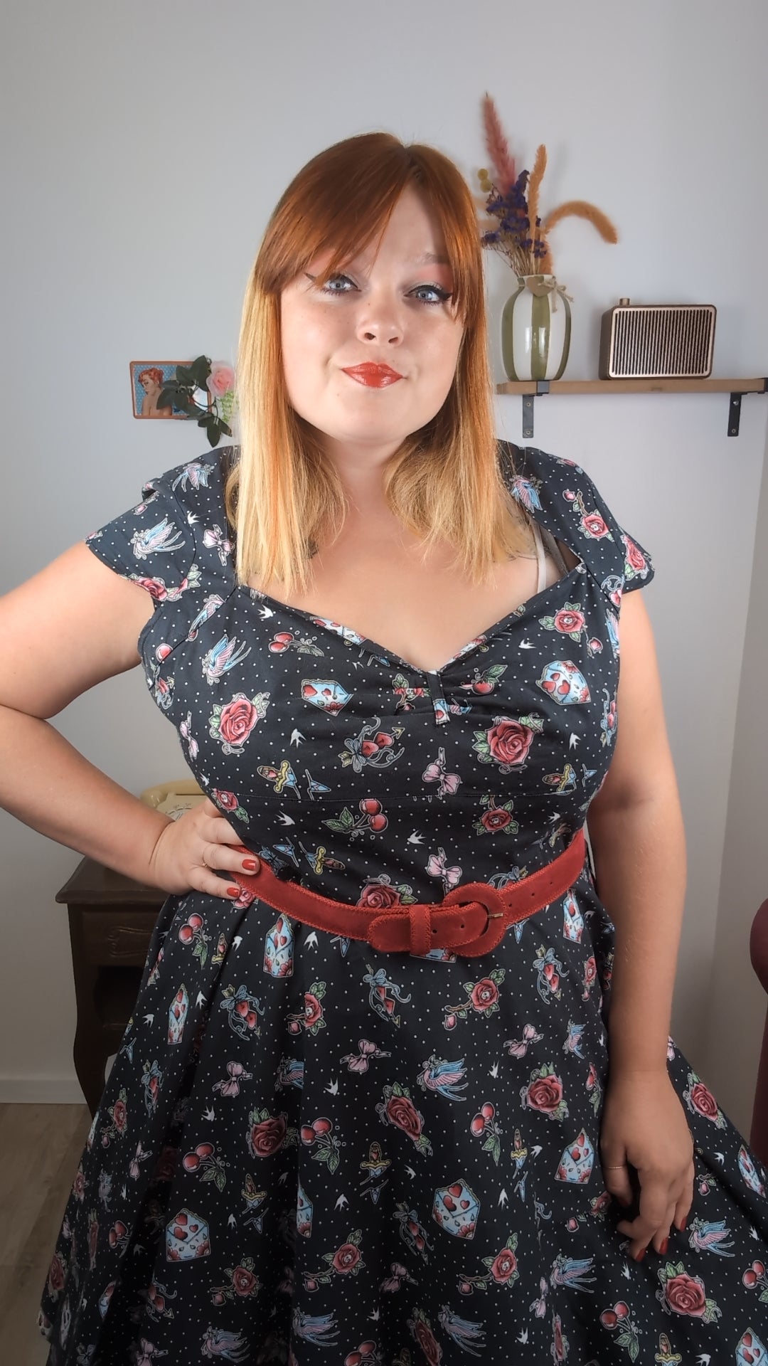 Robe pin-up/rockabilly Hell Bunny - pois, hirondelles & cerises - Taille 48