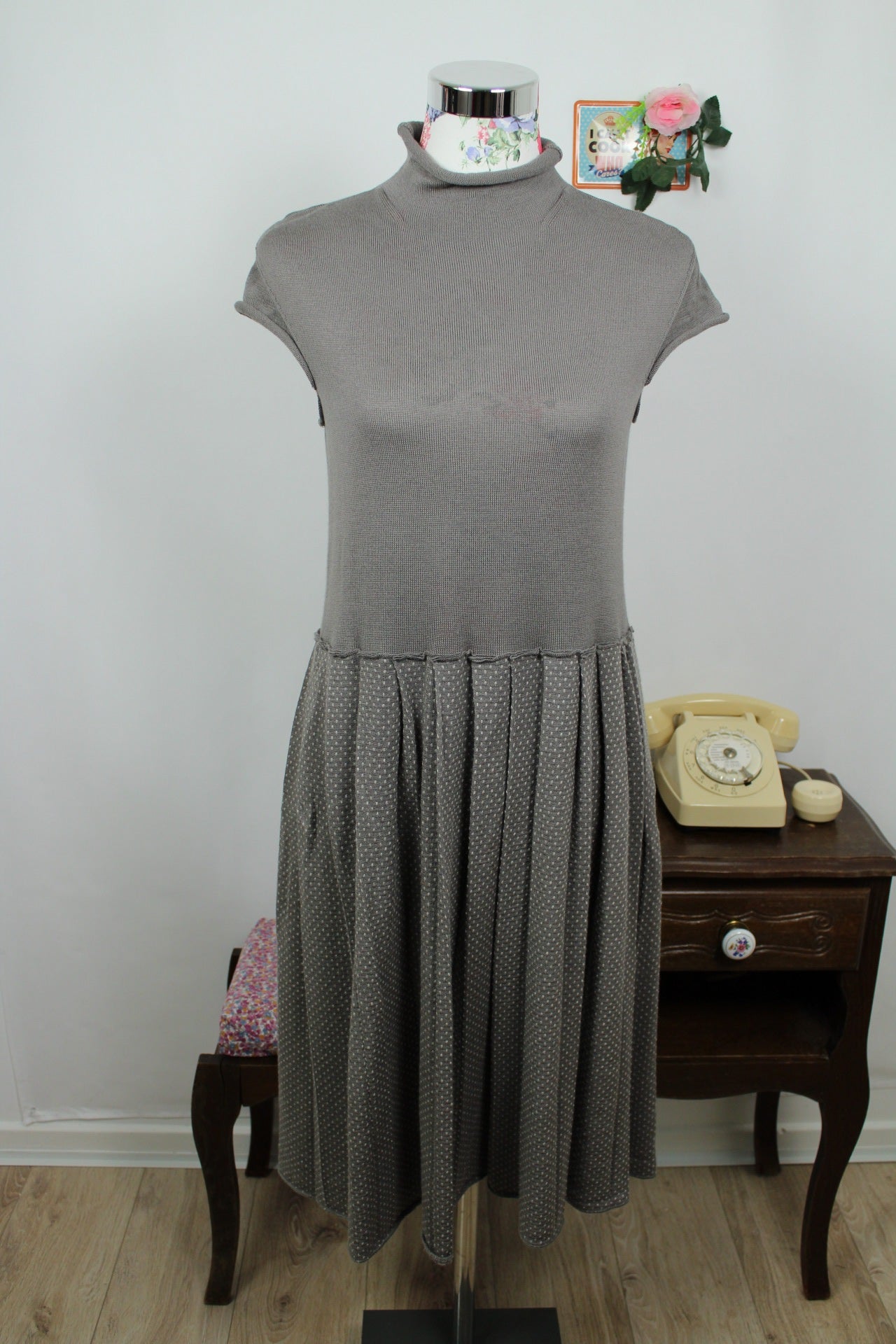 🌸🍒Robe grise en laine toute douce - jupe plissée à petits pois - Taille 38/40🍒🌸