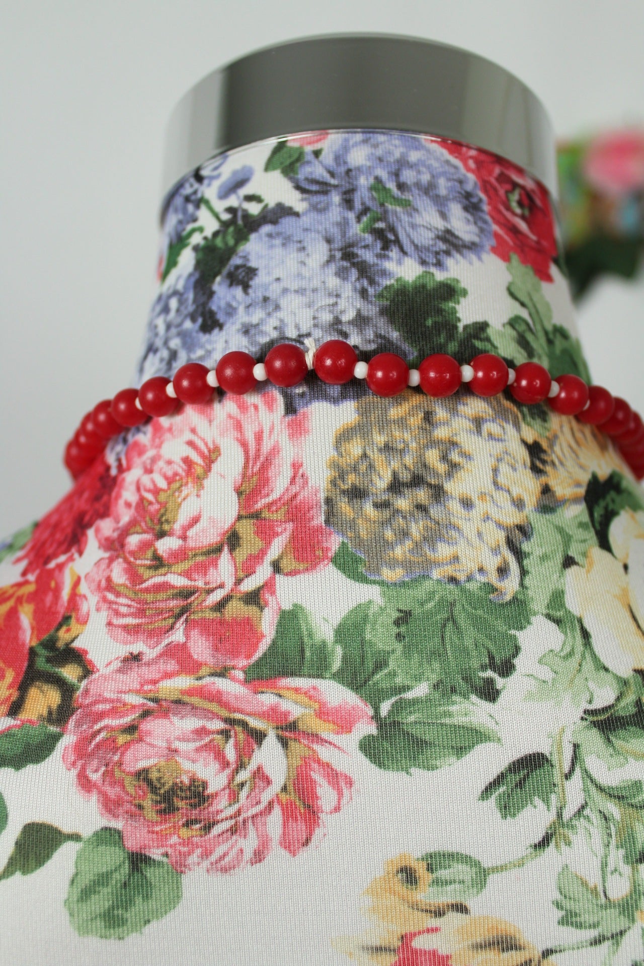🌸🍒Collier vintage 80's long perles rouges🍒🌸