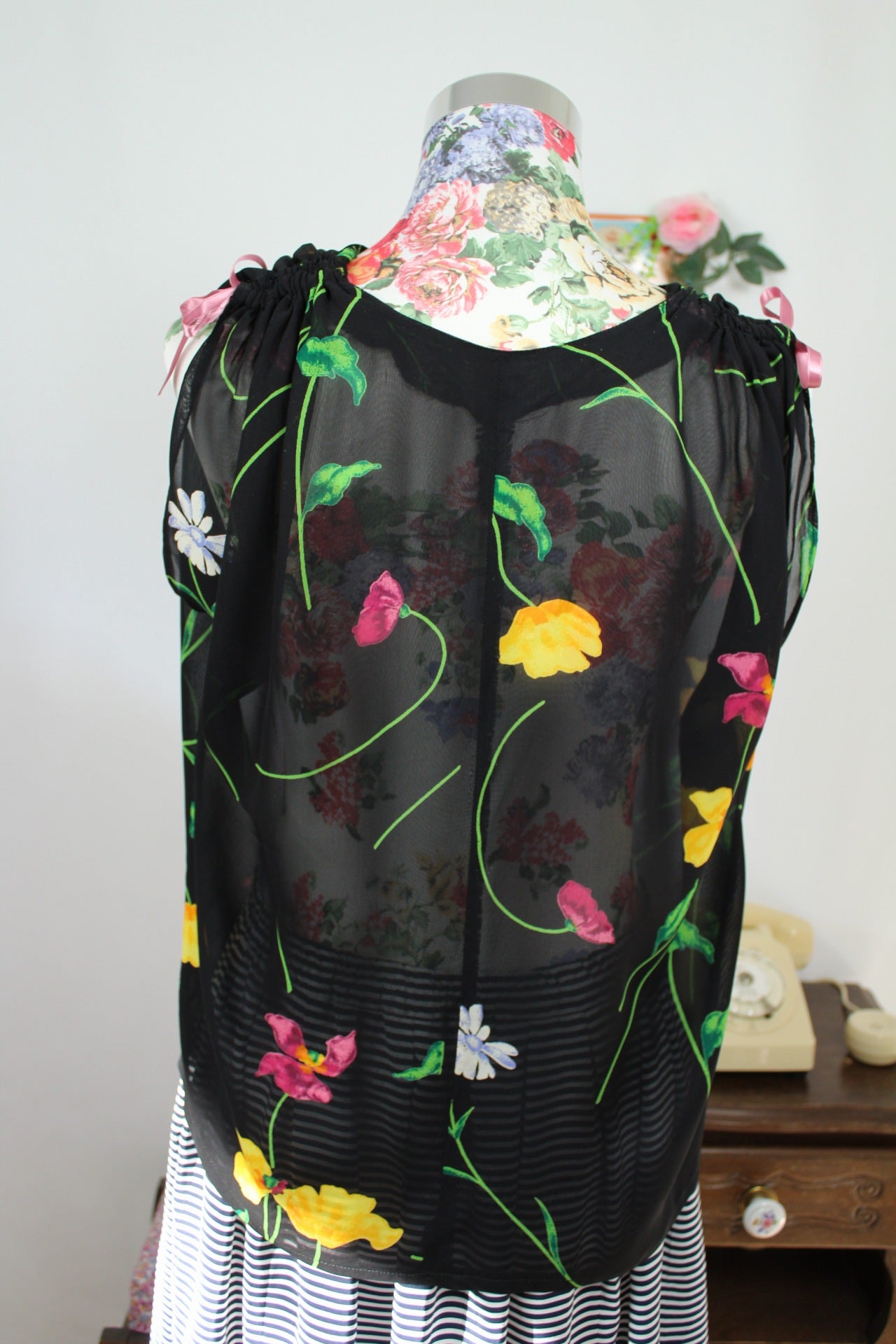 🌸🍒Blouse vintage 90's fait main fleurie - épaules à nouer - Taille 40/42🍒🌸