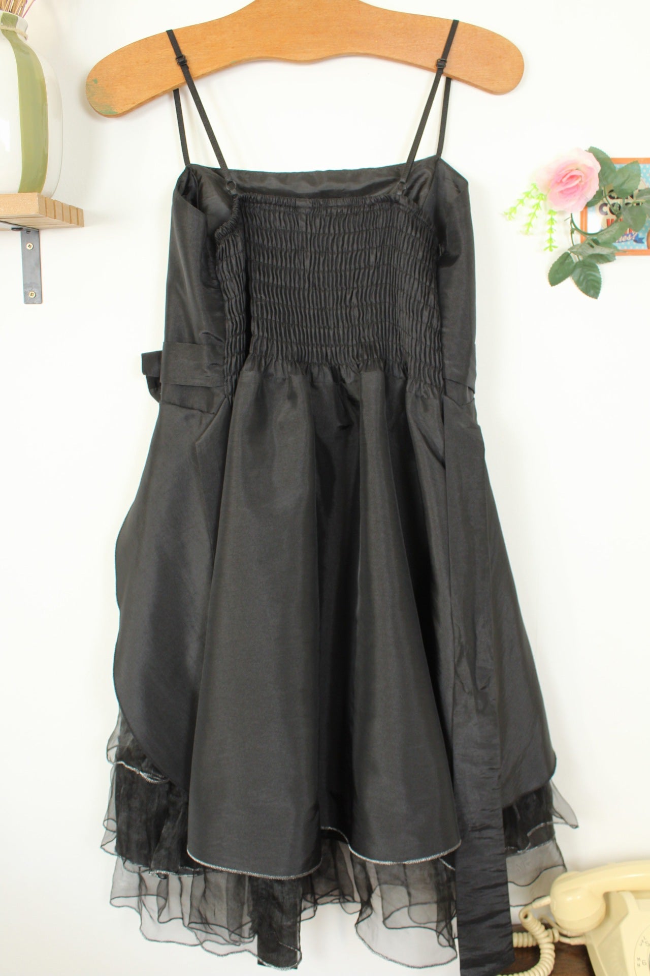 🌸🍒Robe noire satinée dark romance - nœud & jupon intégré - Taille 38/40🍒🌸