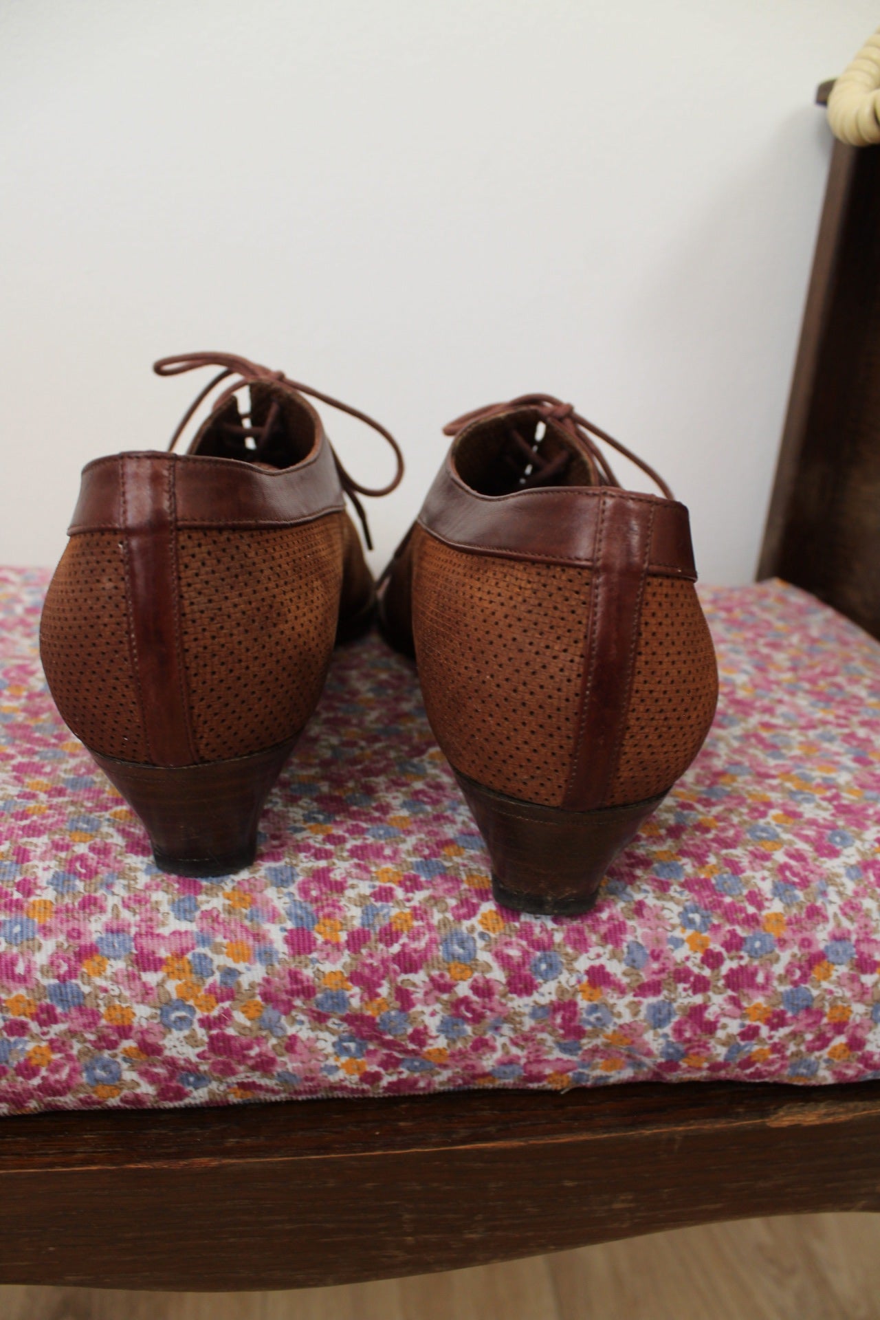 🌸🍒Derbies vintage années 80 marron tout cuir & petit talon bottier - pointure 40🍒🌸