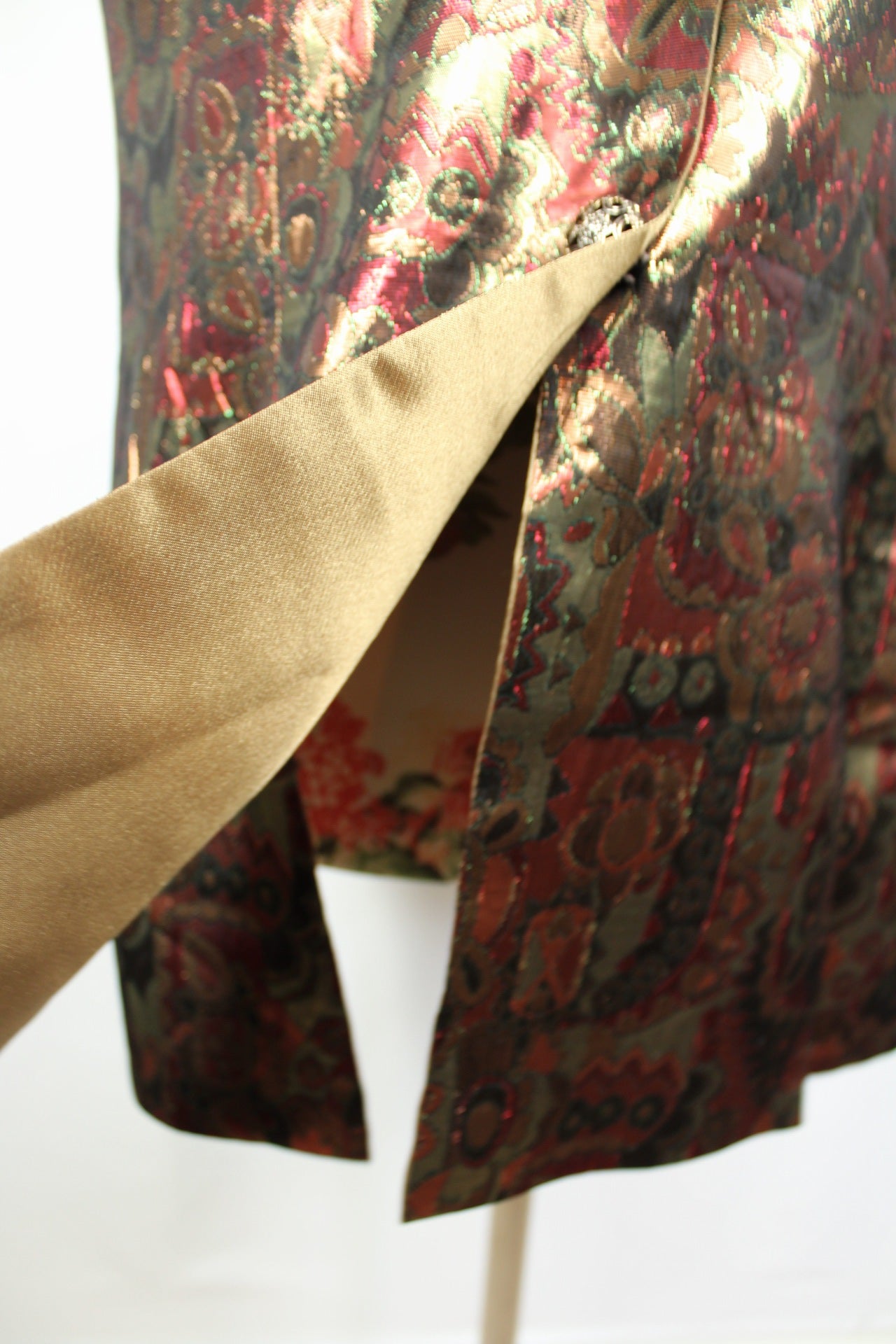 ✨Gilet brocart vintage 70's doré motifs baroques & col volanté tulle noir ✨