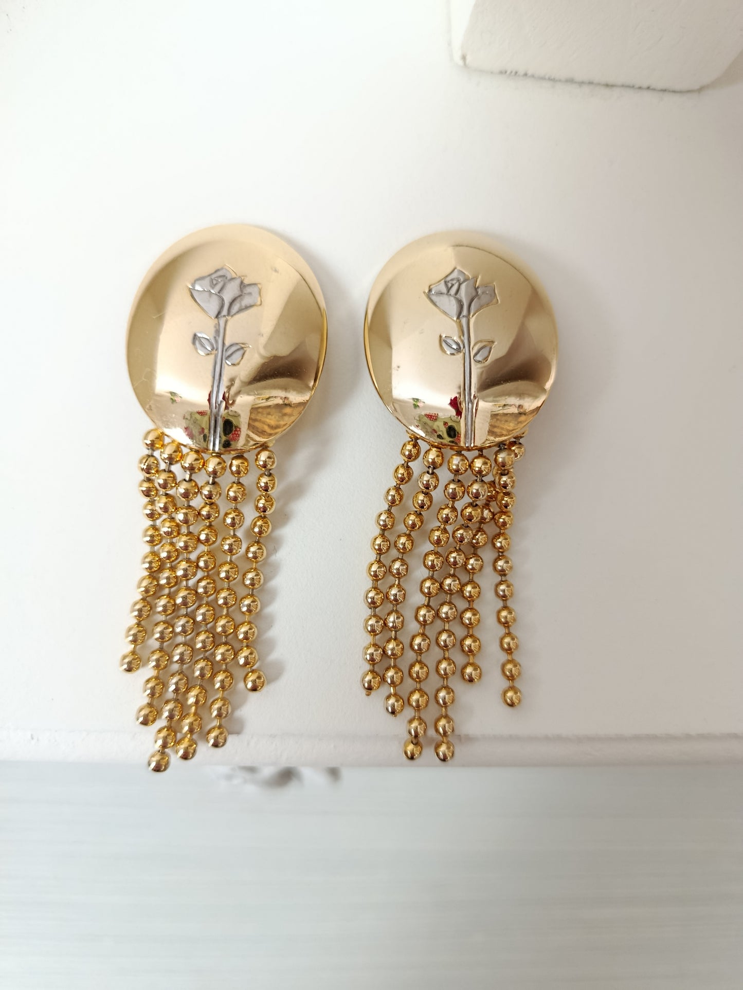 🌸Boucles d'oreilles vintage 80's - clips dorés à pampilles - perles, métal & roses gravées🍒