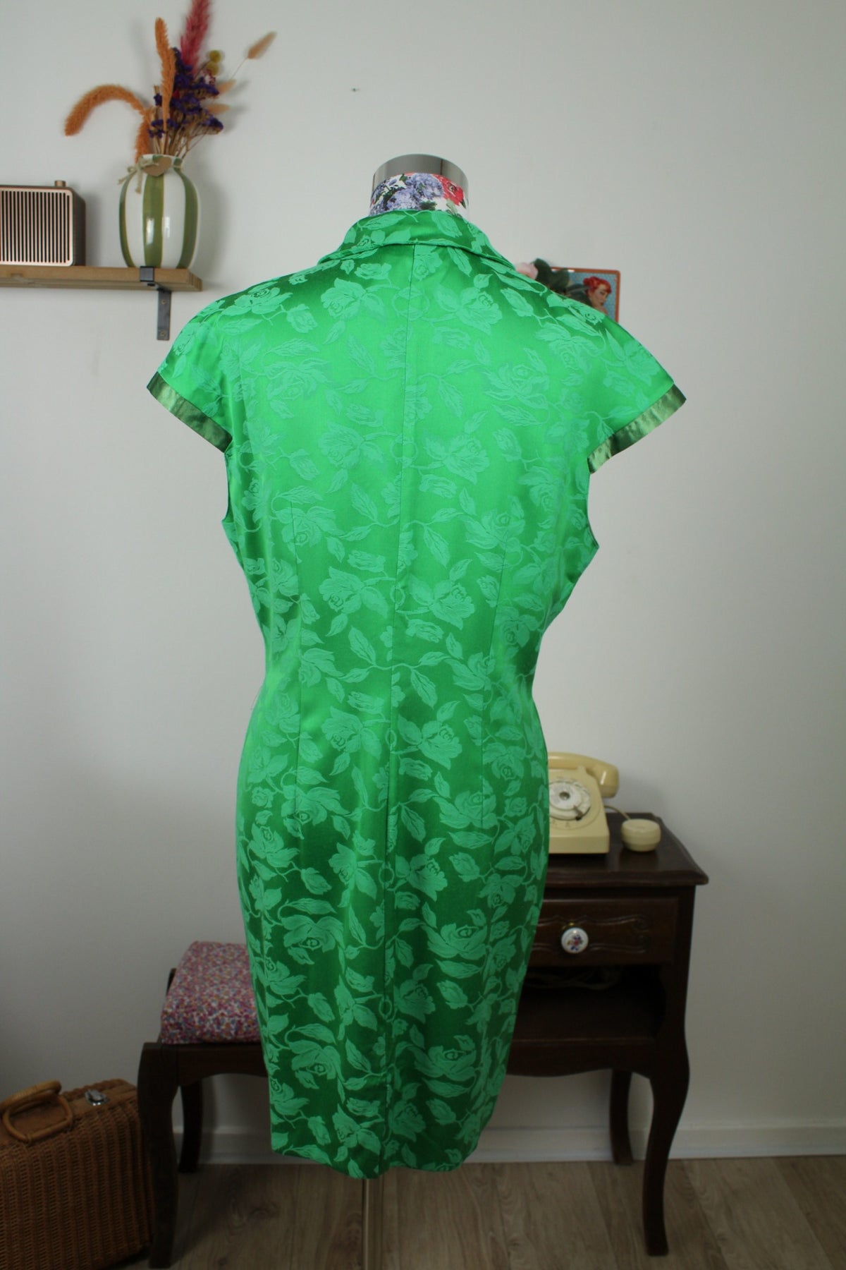 Robe vintage années 80/90 romantique vert satiné & roses ton sur ton - Taille 40