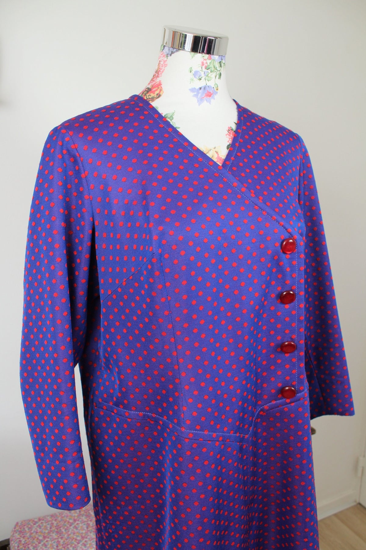 Robe pin-up vintage années 70/80 automne/hiver - violette & pois rouges - Taille 42/44