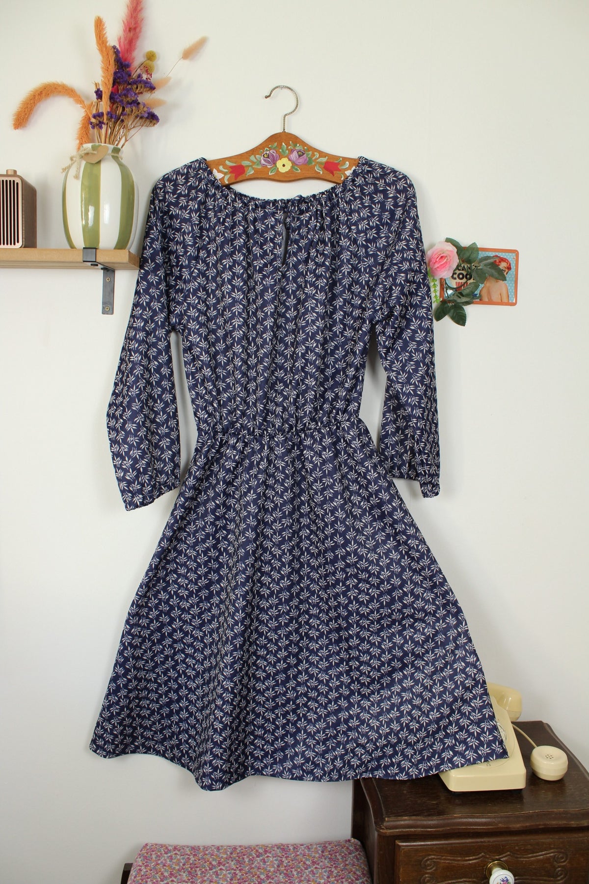 Robe vintage années 70/80 romantique bohème - bleu marine, feuilles & manches larges - Taille 40/42