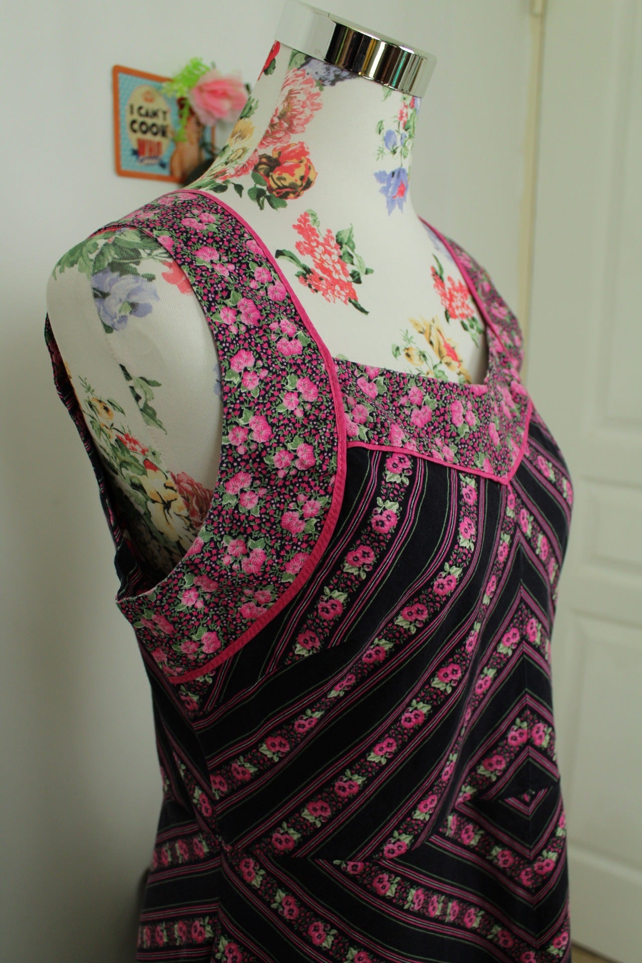 🌸🍒Robe vintage bohème folk 70's chevron fleurie rose fuchsia - Taille 38🍒🌸